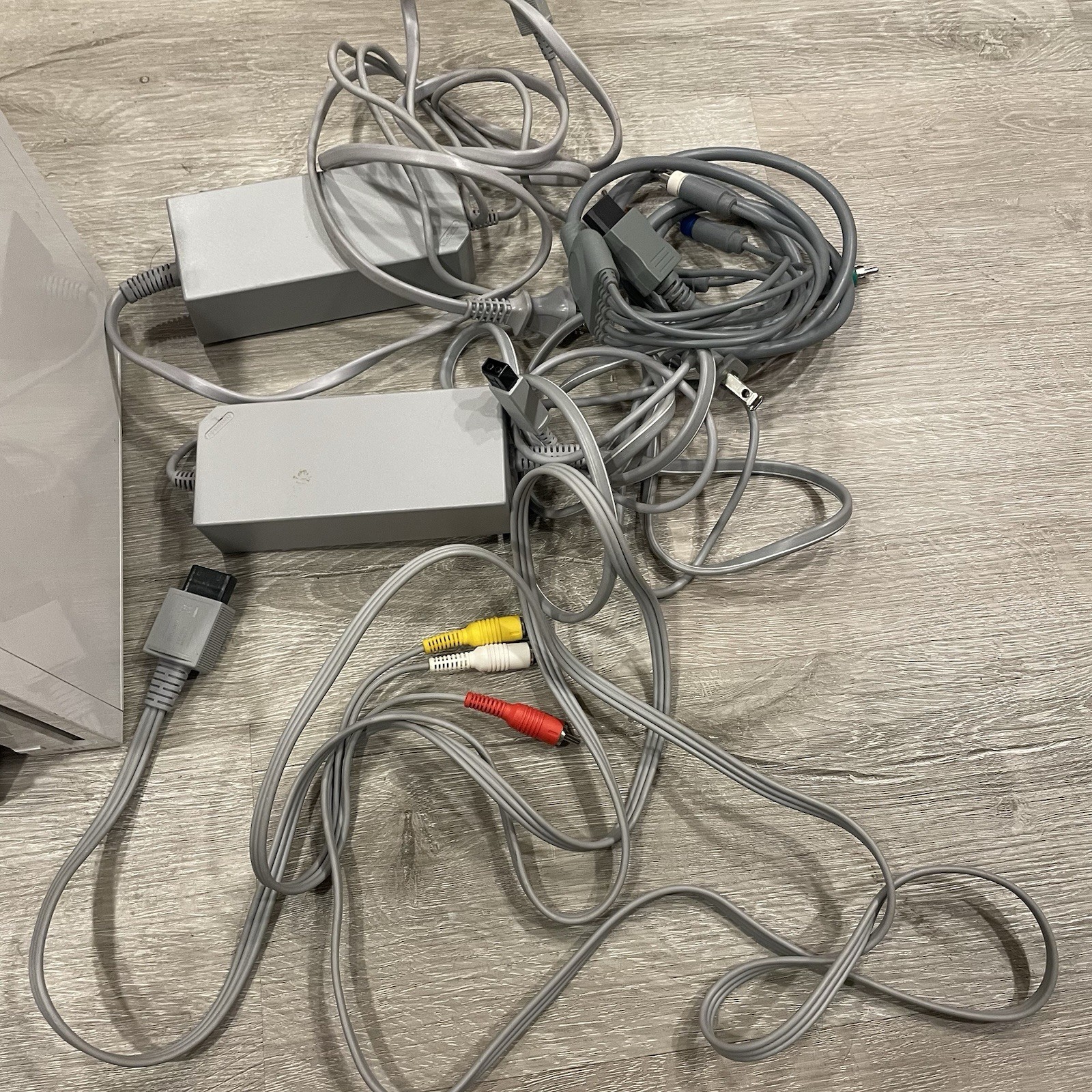 Nintendo Lot 3 Consoles. 2 Wii- 1 GameCube-3 Remotes- UNTESTED