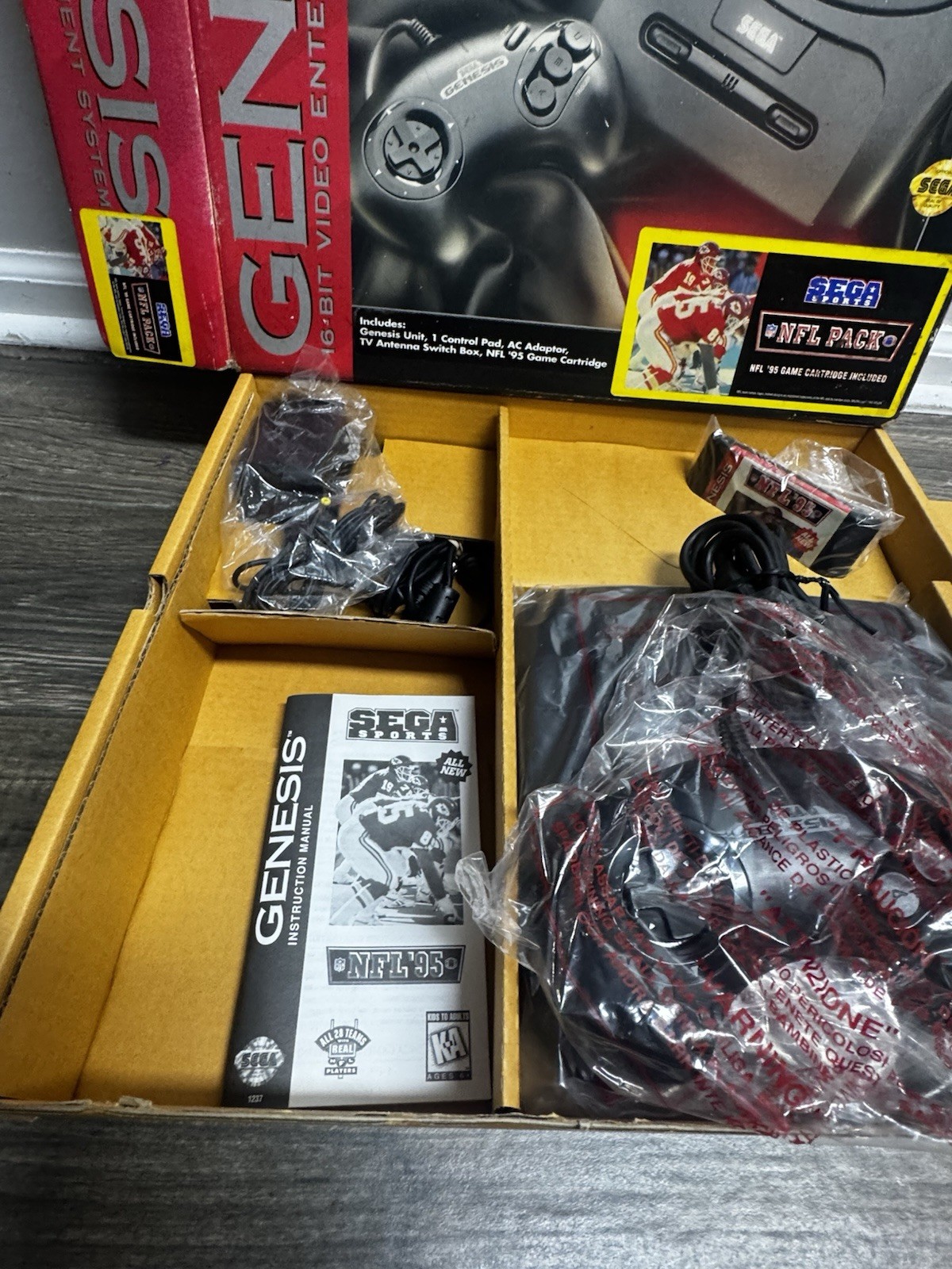 Sega Genesis Sports System – Complete CIB NFL Football 95 Console Lot