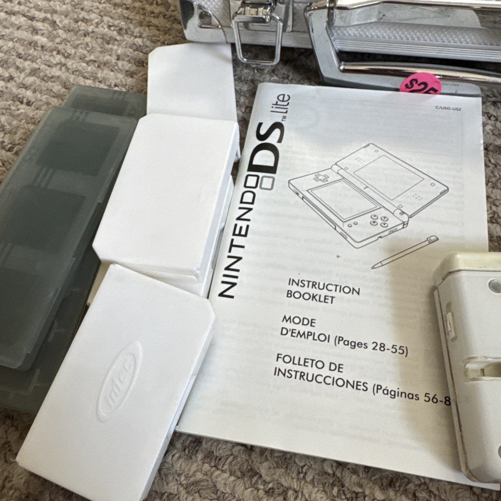 Nintendo DS Lite USG-001(JPN) White Handheld Console w/ Stylus Pixel Damage