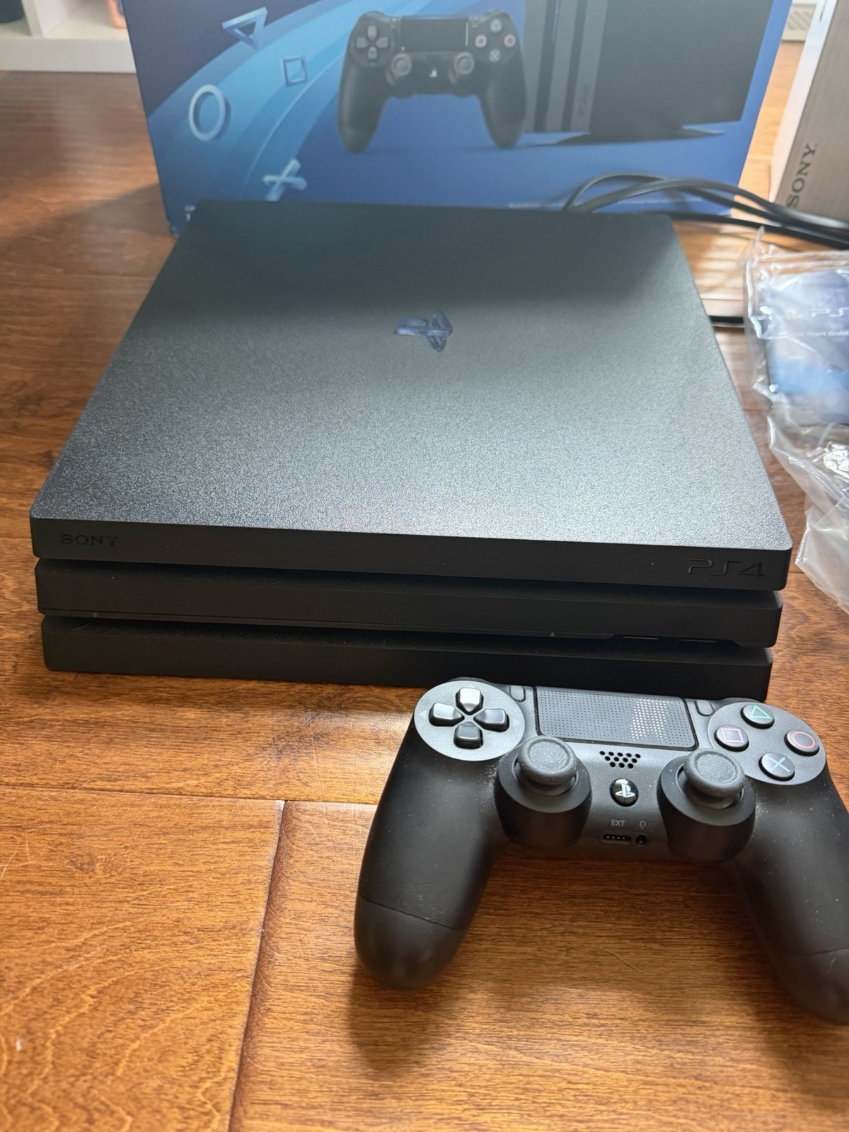 Sony PlayStation 4 PS4 Pro (Sony PlayStation 4, 2019)