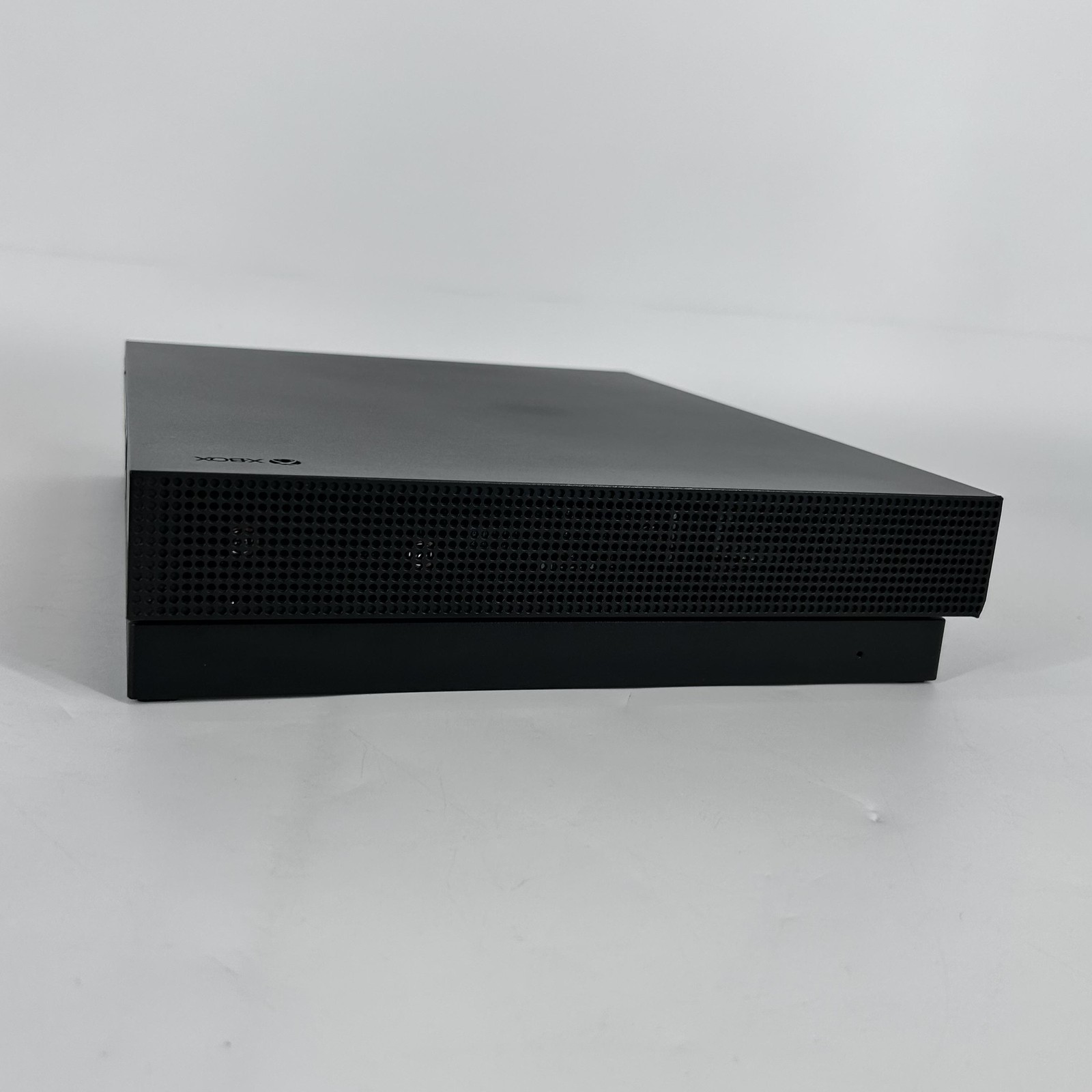 Microsoft Xbox One X Console Black 1TB w/ Controller/HDMI – Good w/ Smoke Odor