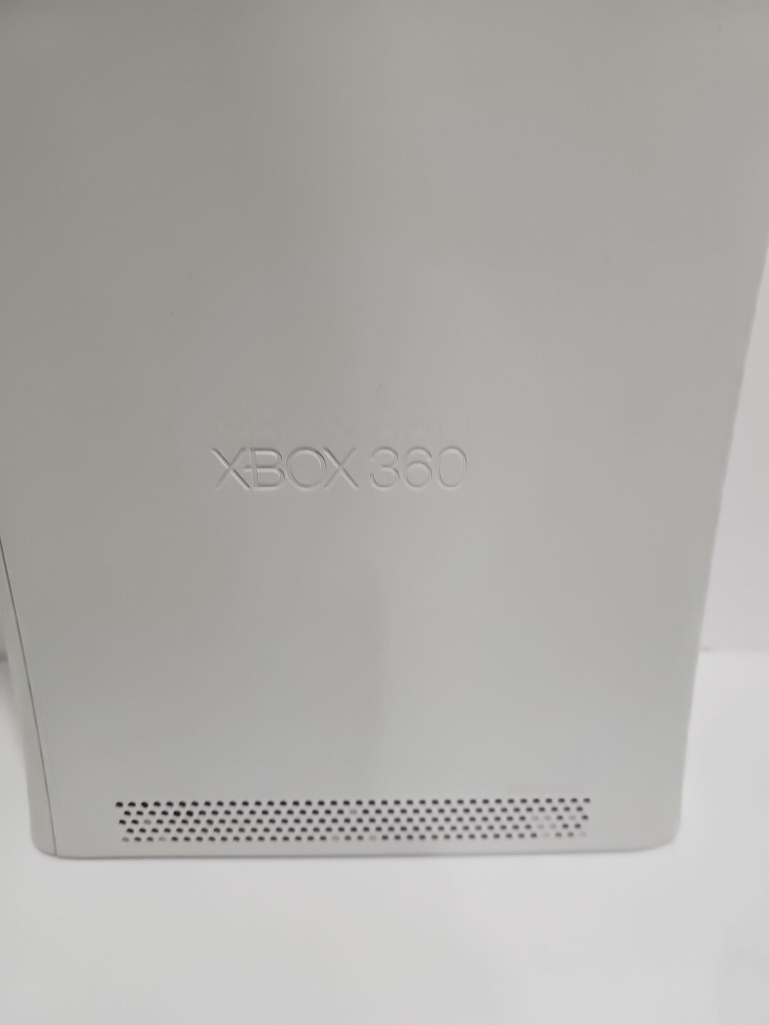 Microsoft Xbox 360 Pro 20GB Console – Matte White- NOT WORKING PARTS ONLY