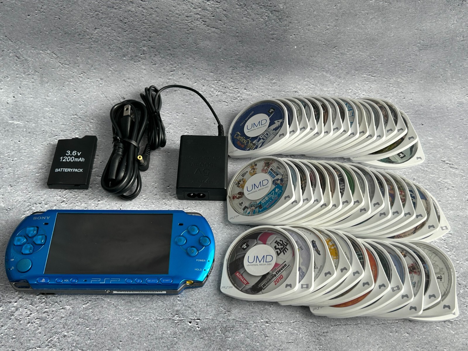 Sony PSP-3000 Console / battery＋charger＋memory stick random 3 games from US