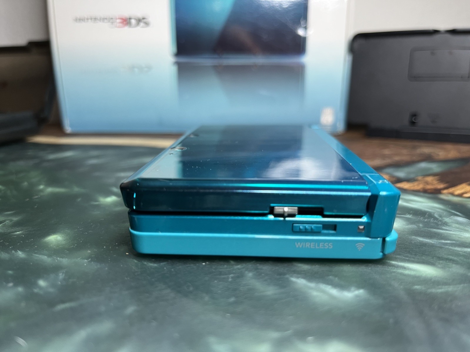 Nintendo 3DS 2GB OG box, Tested and fully functional.