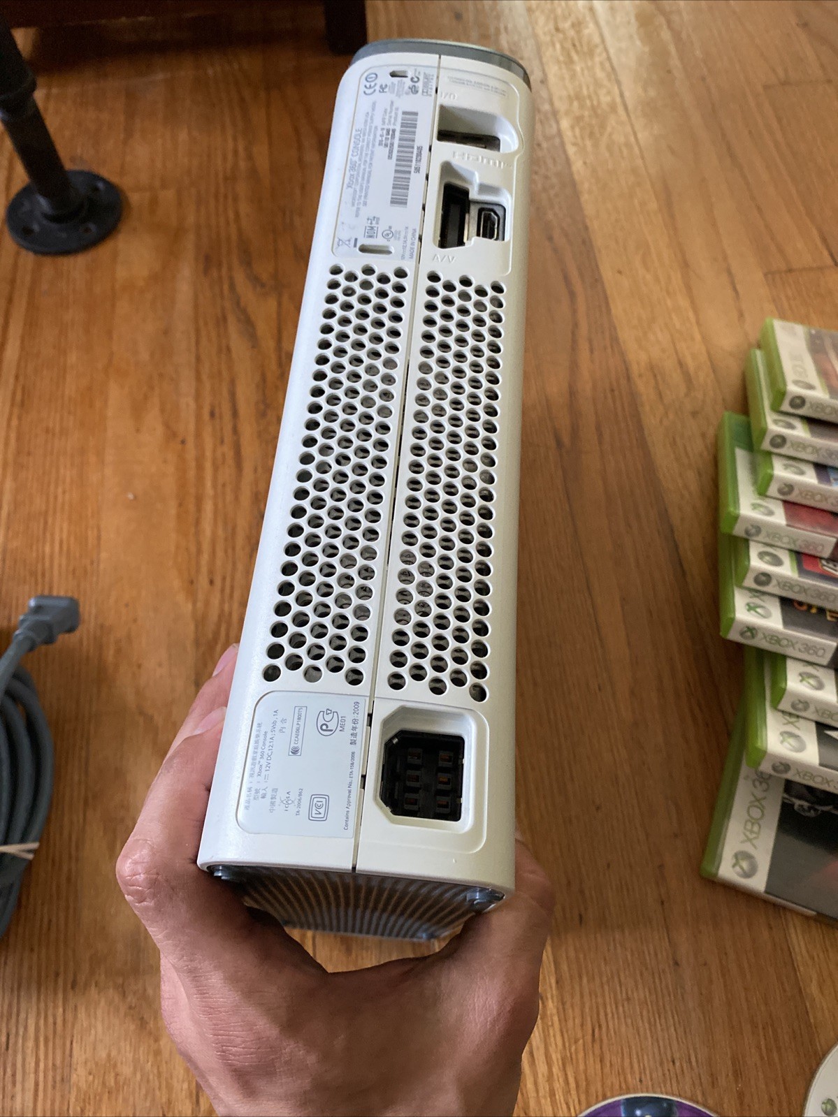 Read Description Xbox 360 White 250GB Console Bundle With 19 Games