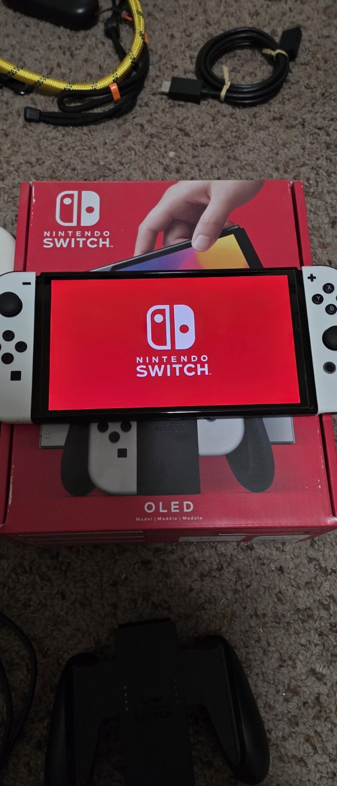 Switch OLED Mario Kart With Two 128 Gig And 32 Gig Micro SD. Case And Box