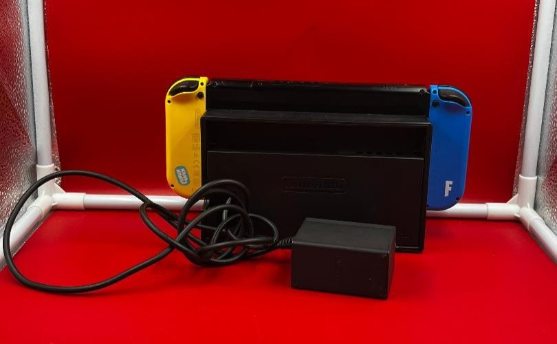 Gaming Console: Nintendo Switch