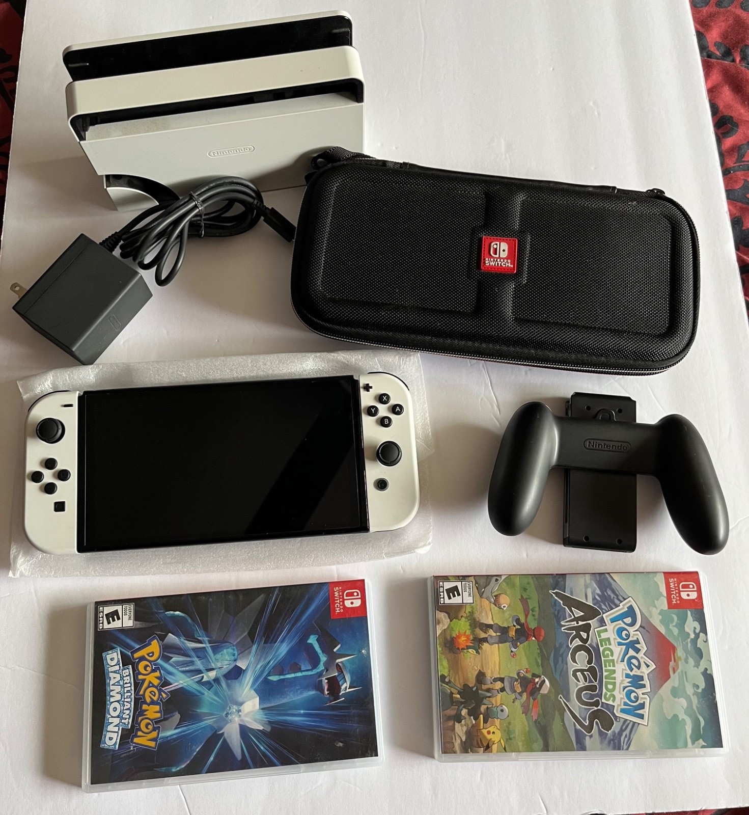 Nintendo Switch OLED White Bundle 128GB Pokémon Arceus & Brilliant Diamond Works