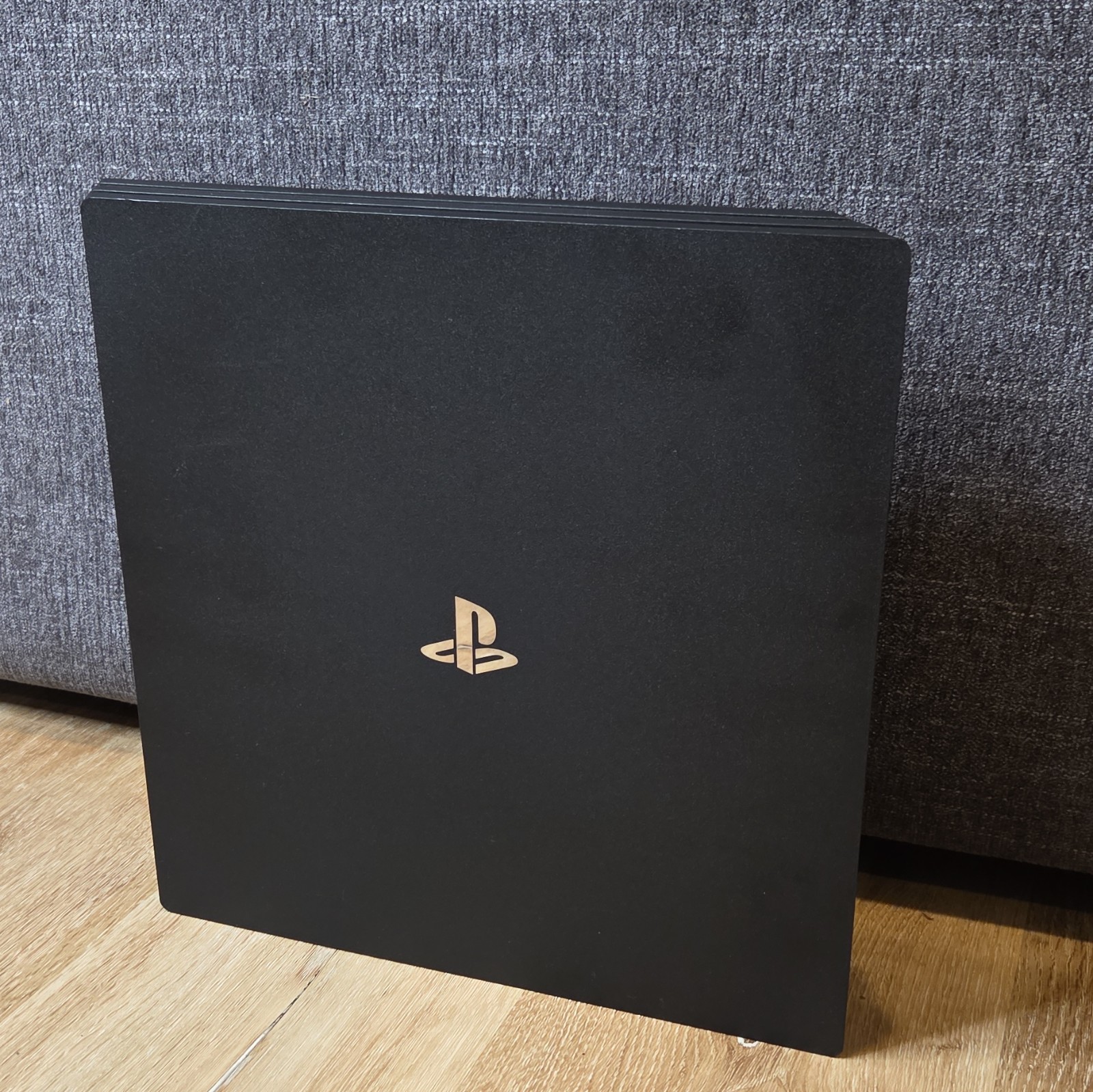Sony PlayStation 4 Pro CUH-7215B Black 1TB 4K Wi-Fi Console TESTED/NEEDS RESET