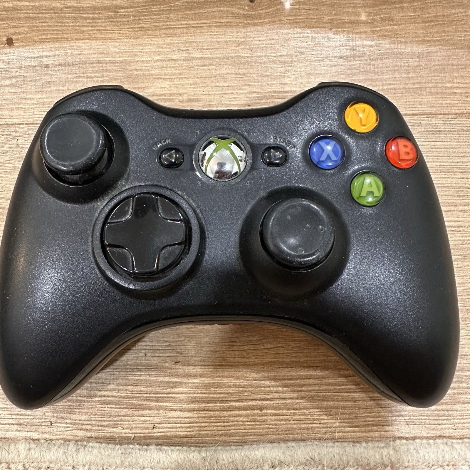 Xbox 360 S 250GB Glossy Black Console Bundle – Kinect, 1 Controller & 7 Games