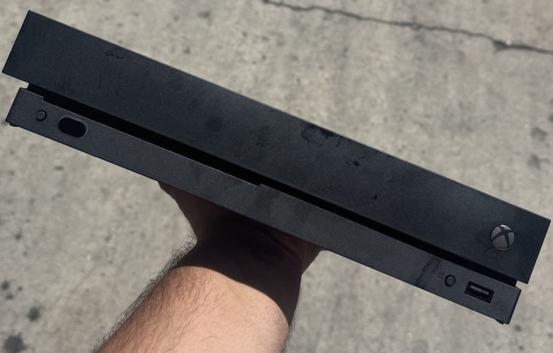 Microsoft Xbox One x Prototype/Dummy console *READ DESCRIPTION
