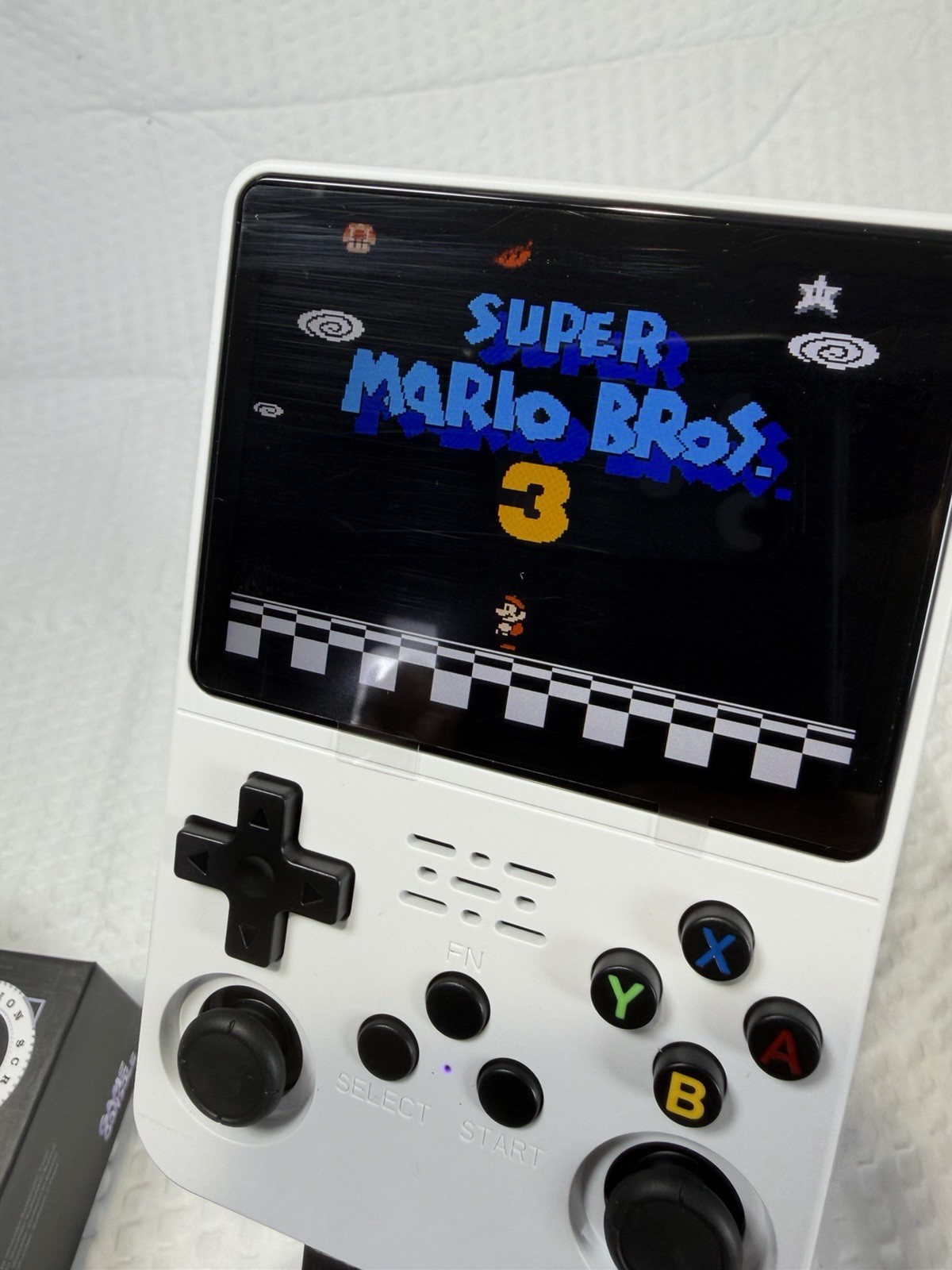 R36S White 64 GB Handheld Game Console IPS Screen 3.5 Inch, 20000+ Video Games