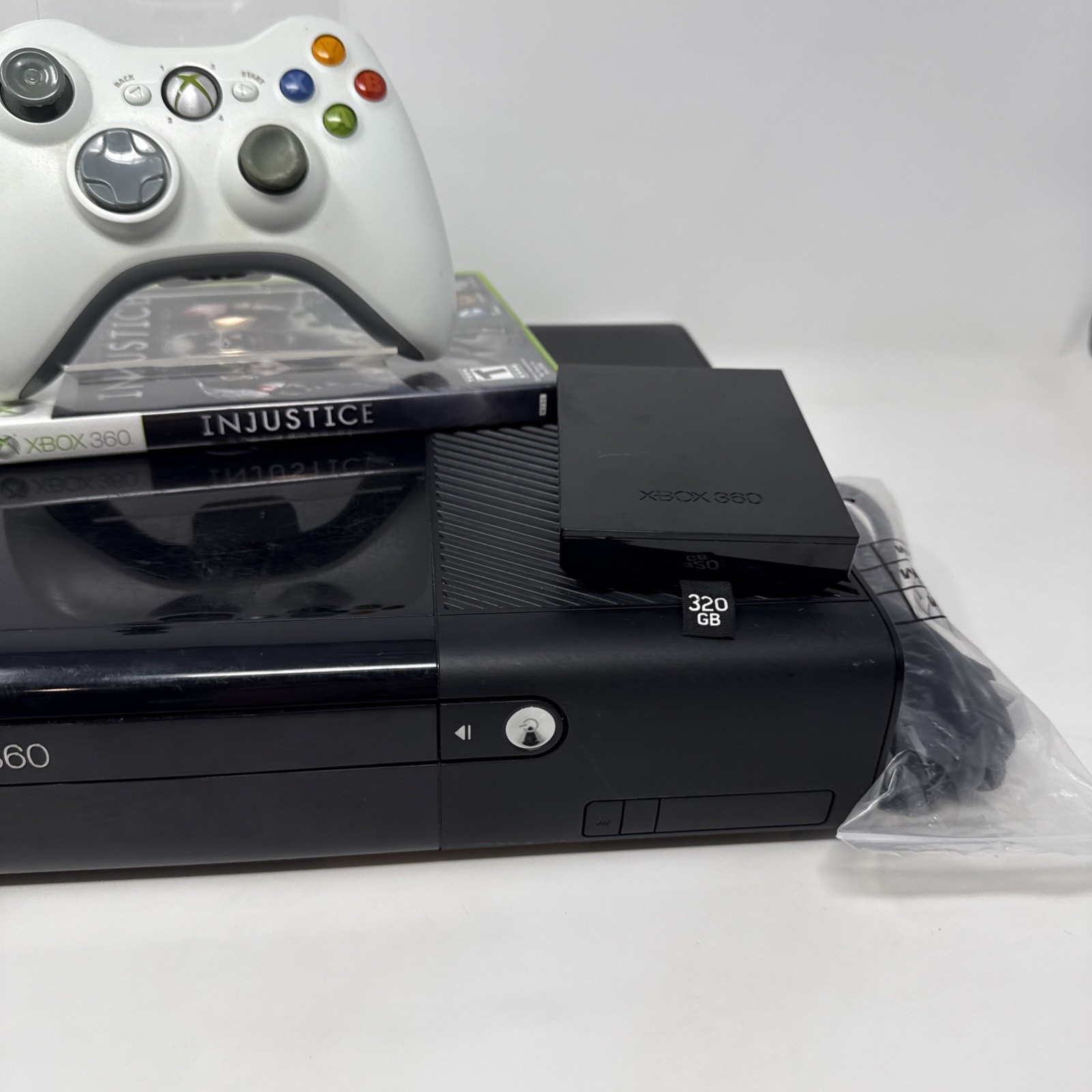 Microsoft Xbox 360 E Slim Console Bundle 320GB HD. Tested & Working!!