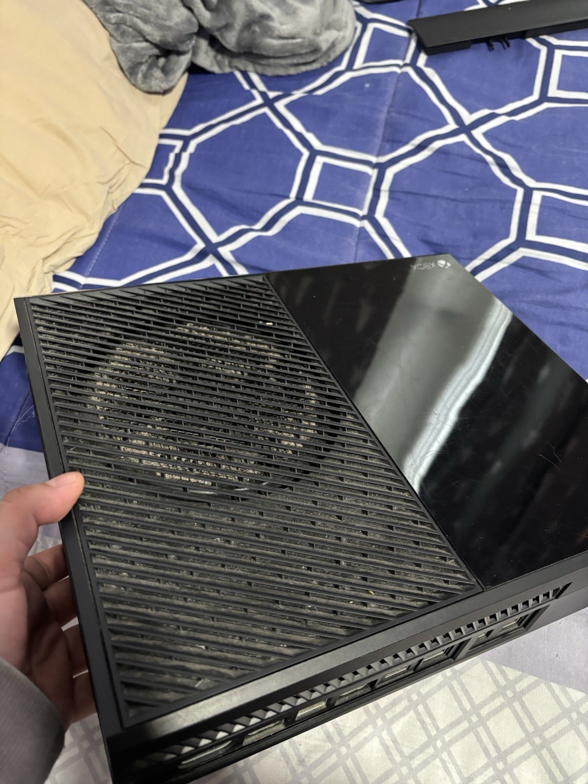 Xbox One Original With Kinect and All Cables – No Controller – Still Works