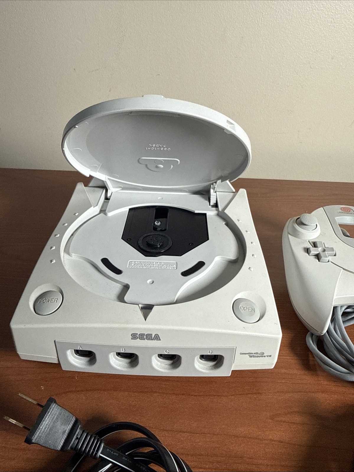 Sega Dreamcast HKT-3020 White Home Video Gaming Console With Controller