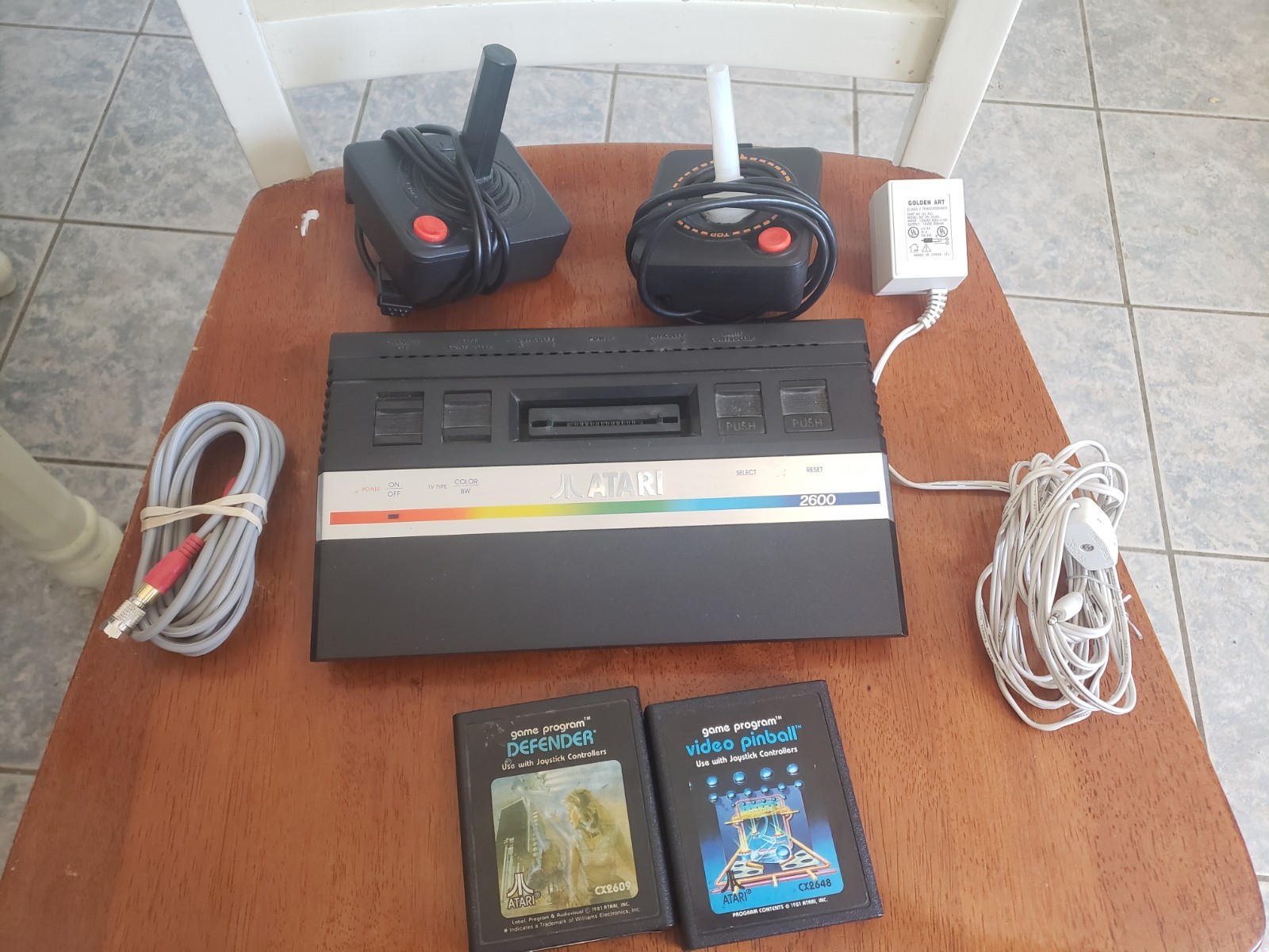 TESTED Atari 2600 Jr Long Rainbow 2ctrl 2Games Defender Pinball, Video & Power!