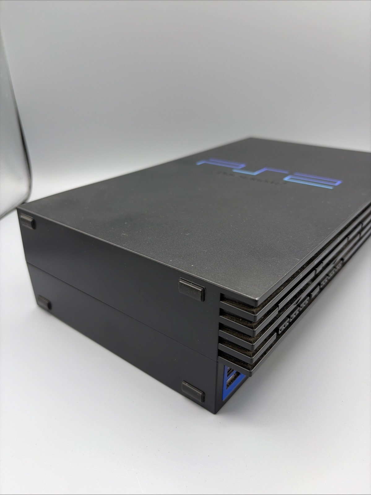 Sony PlayStation 2 Console SCPH-3001 R Near Mint Cosmetic Powers On Black Screen