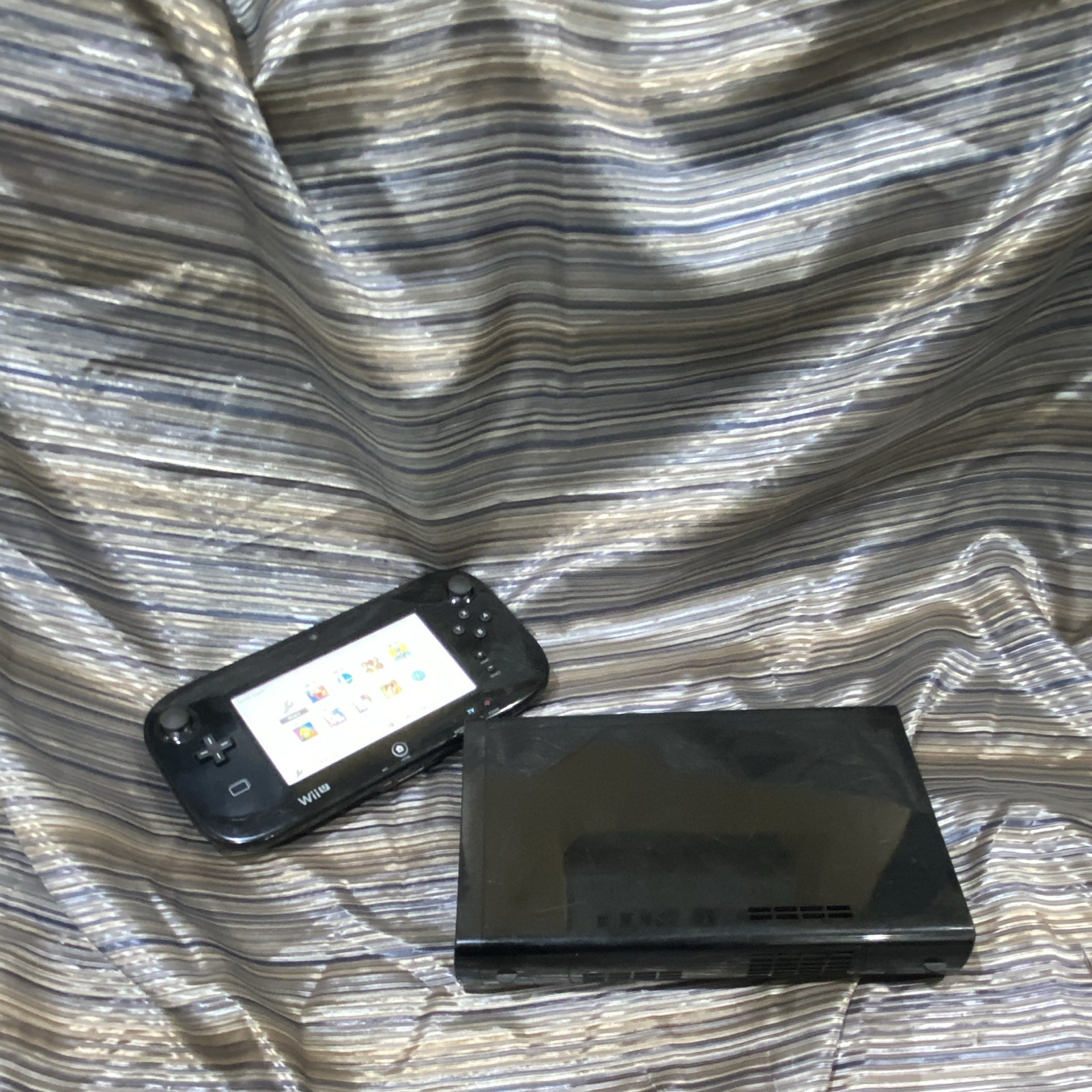 Nintendo Wii U 32GB Black Console w/ GamePad, NTSC-U/C (US/Canada)