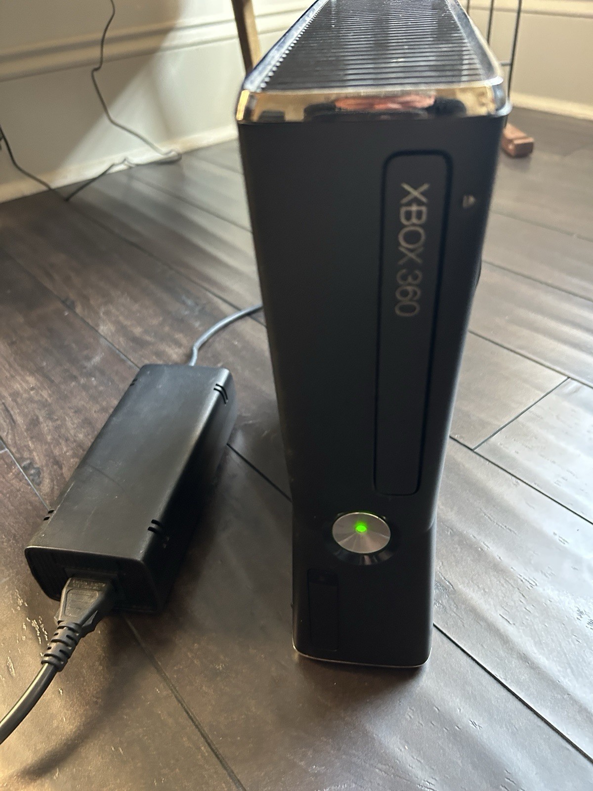 Microsoft Xbox 360 S 250GB Black Wi-Fi HDMI NTSC-U/C Controller Power Supply