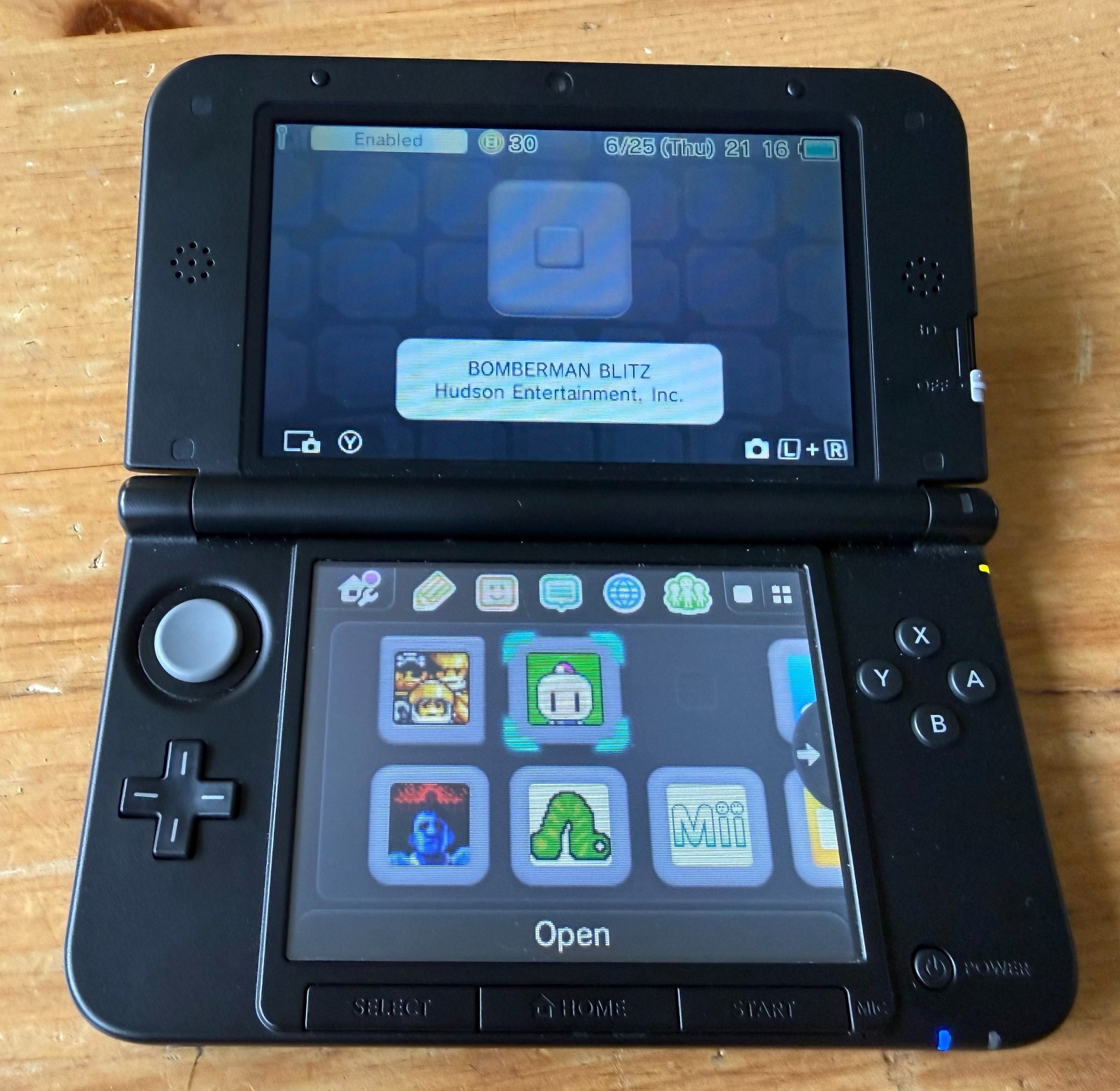 Nintendo 3DS XL Blue/Black – Tested w/ Case, Charger, 4 Games, Stand