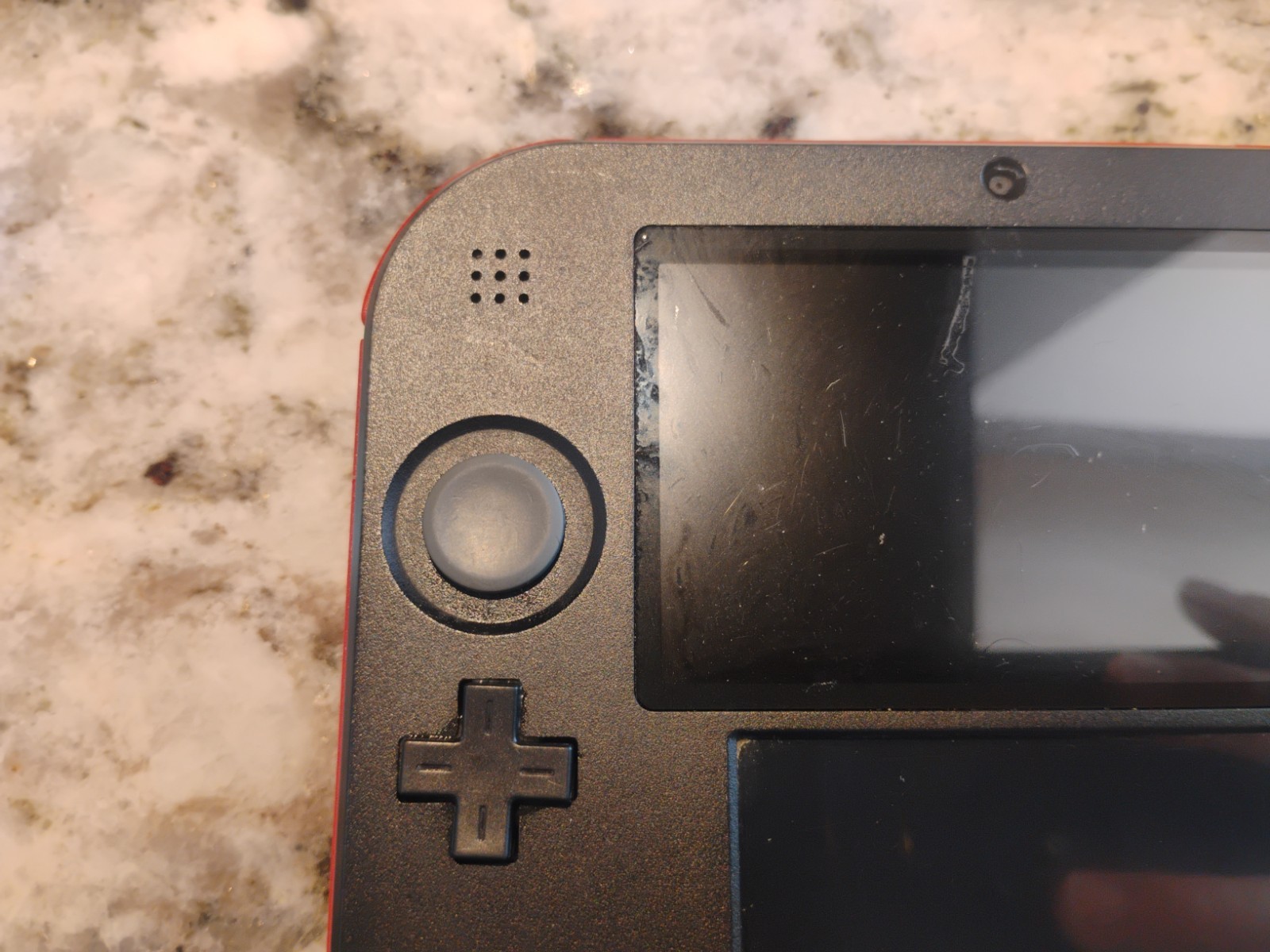 Nintendo 2DS – Tested And Working – Bad volume knob