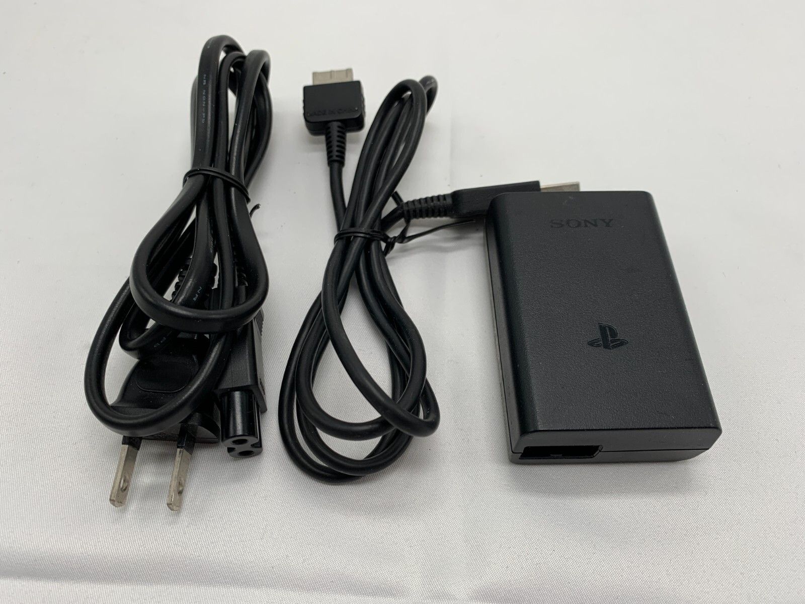 PlayStation PS Vita PCH-1000 ZA02 Crystal White Wi-Fi Boxed SONY