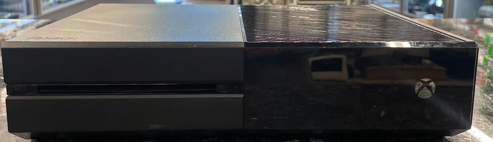 WELL KEPT Microsoft Xbox One 1540 500GB Console BUNDLE w/ 5 games ON SALE NOW !!