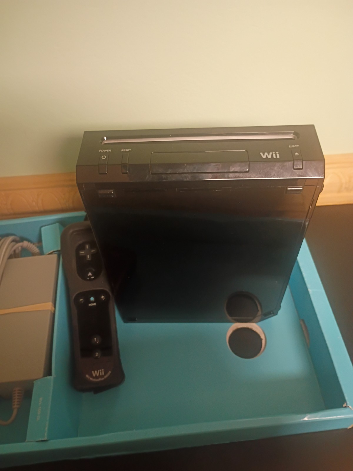 Nintendo Wii Black Holiday Bundle with Super Mario Bros. – New Open Box *Read*