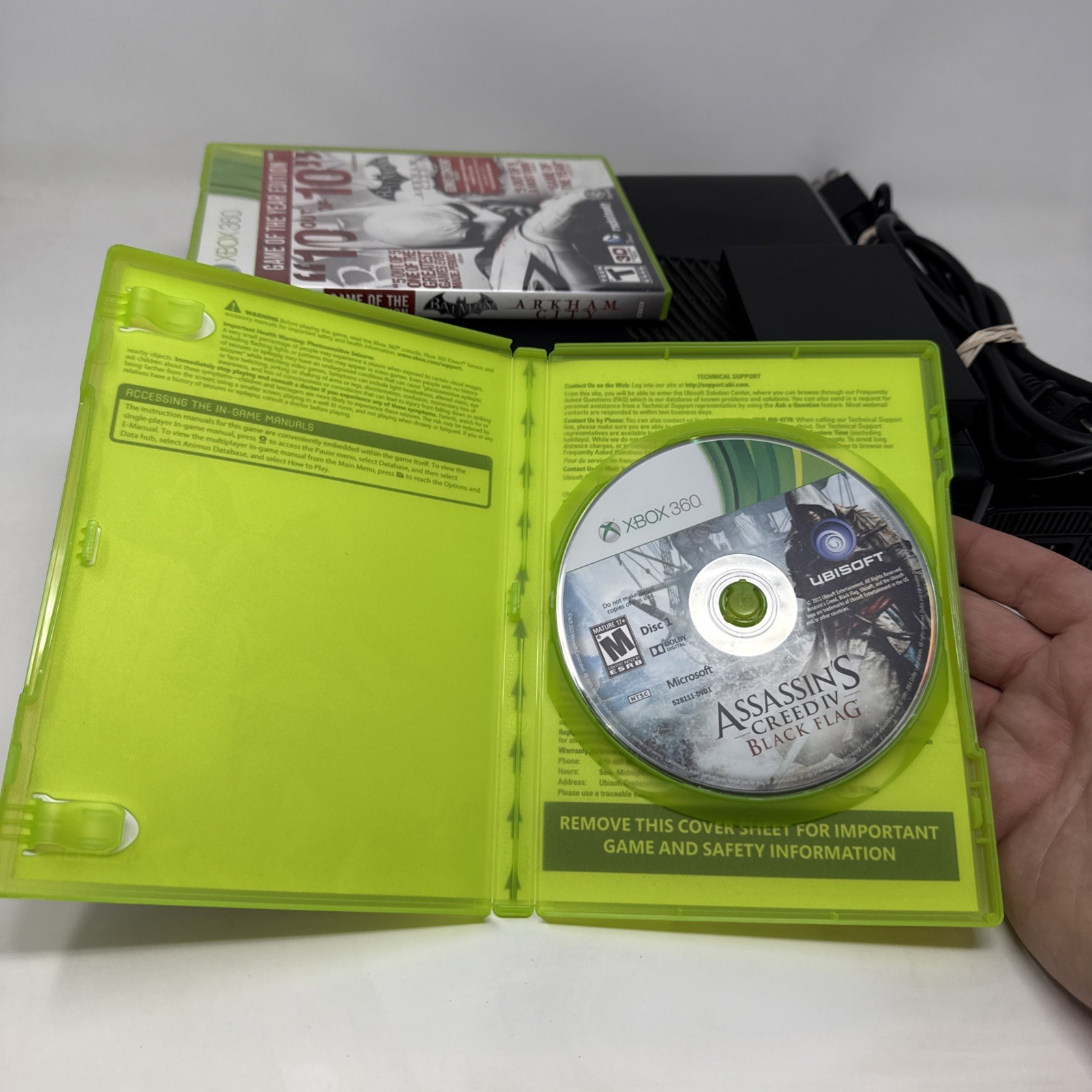 MICROSOFT XBOX 360S – 500GB – 1439 – Controller, Cables, 2 Games Tested Works