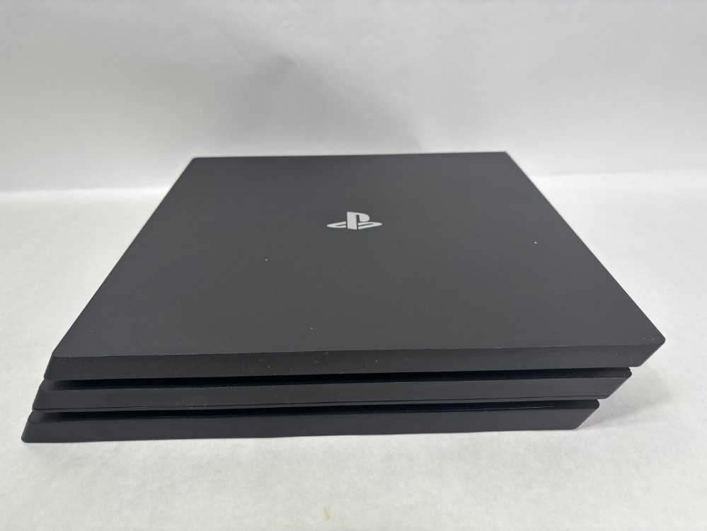 Sony CUH-7215B PlayStation 4 Pro 1TB Console W/Controller