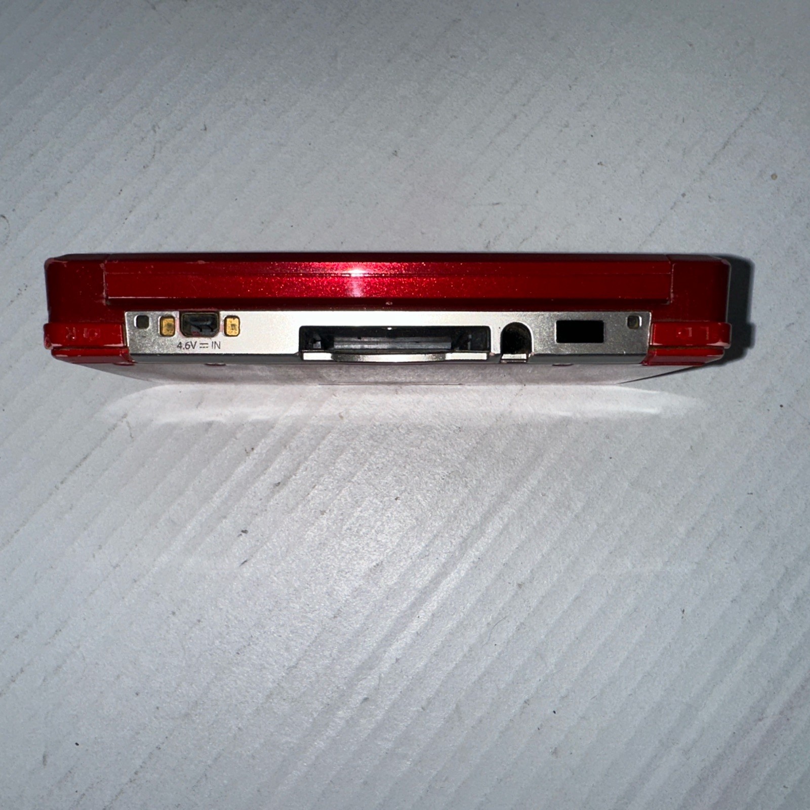 Flame Red Nintendo 3DS – CTR-S-USZ-C0, CTR-001 USA. Won’t power on.