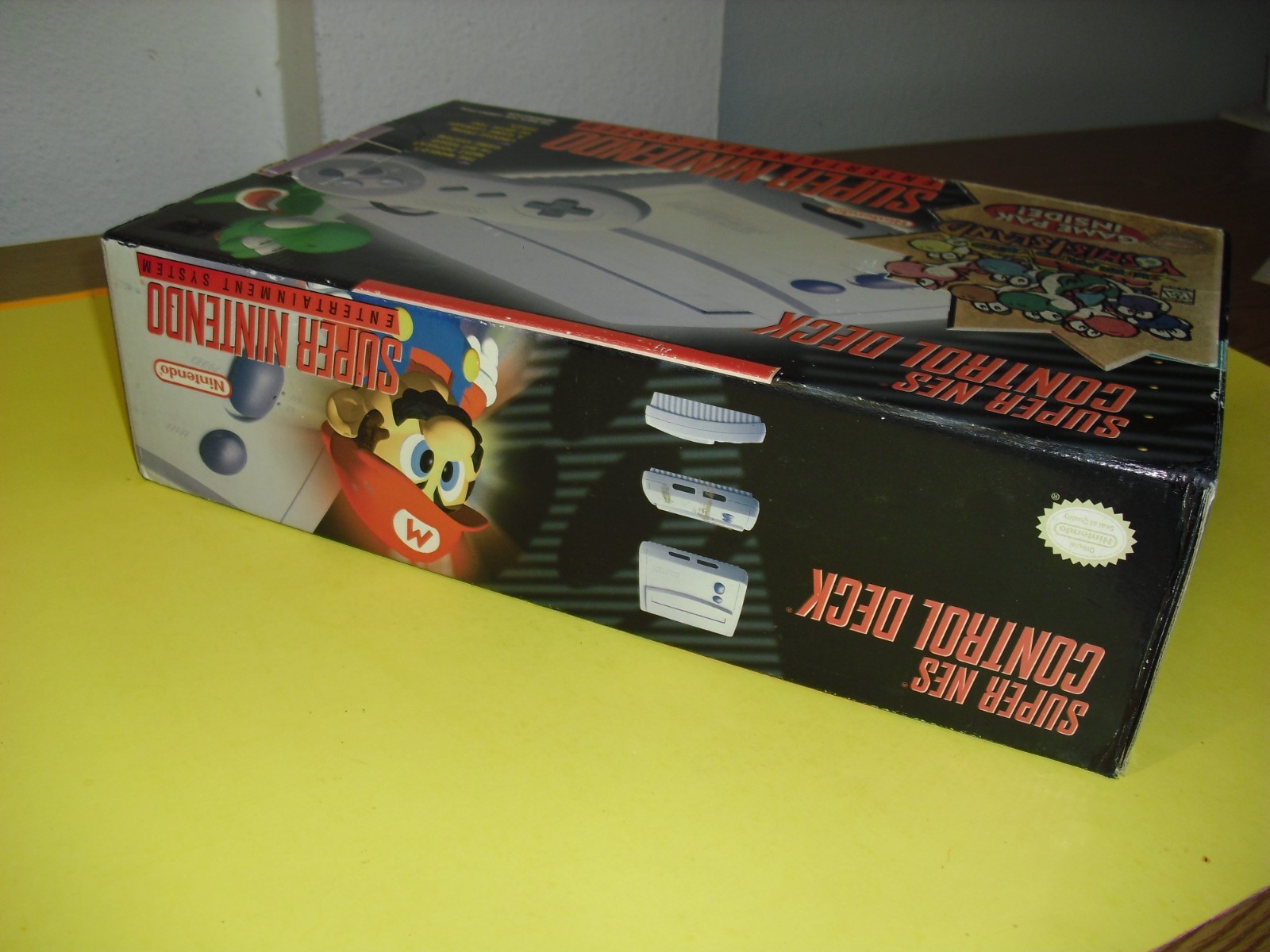 Super NES Control Deck Yoshi’s Island system complete in box w/o game! SNES