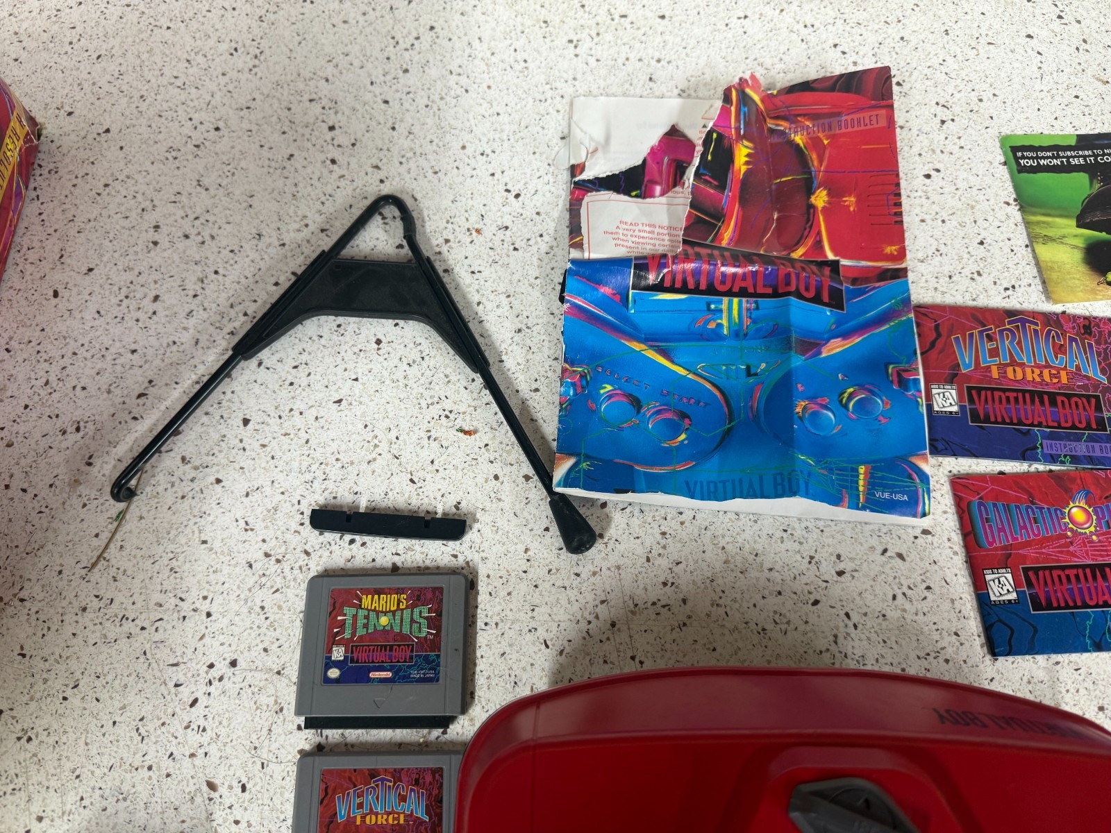 Nintendo Virtual Boy Console Stand Controller Red, with battery pack, box, games