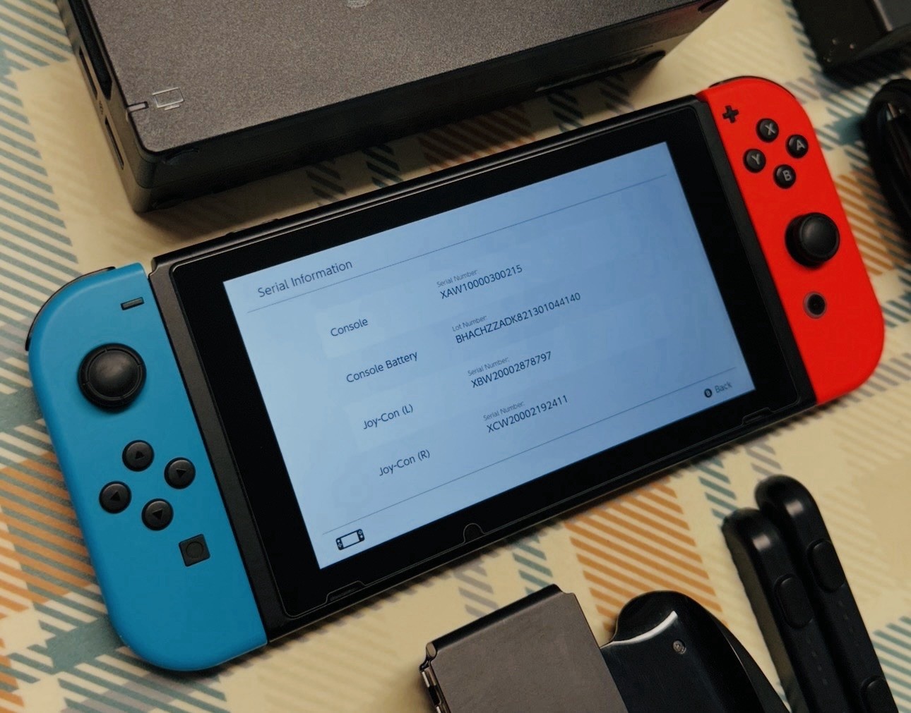 Nintendo Switch V1 Game Console HAC-001 Red/Blue Joy cons Tested/Working 00215
