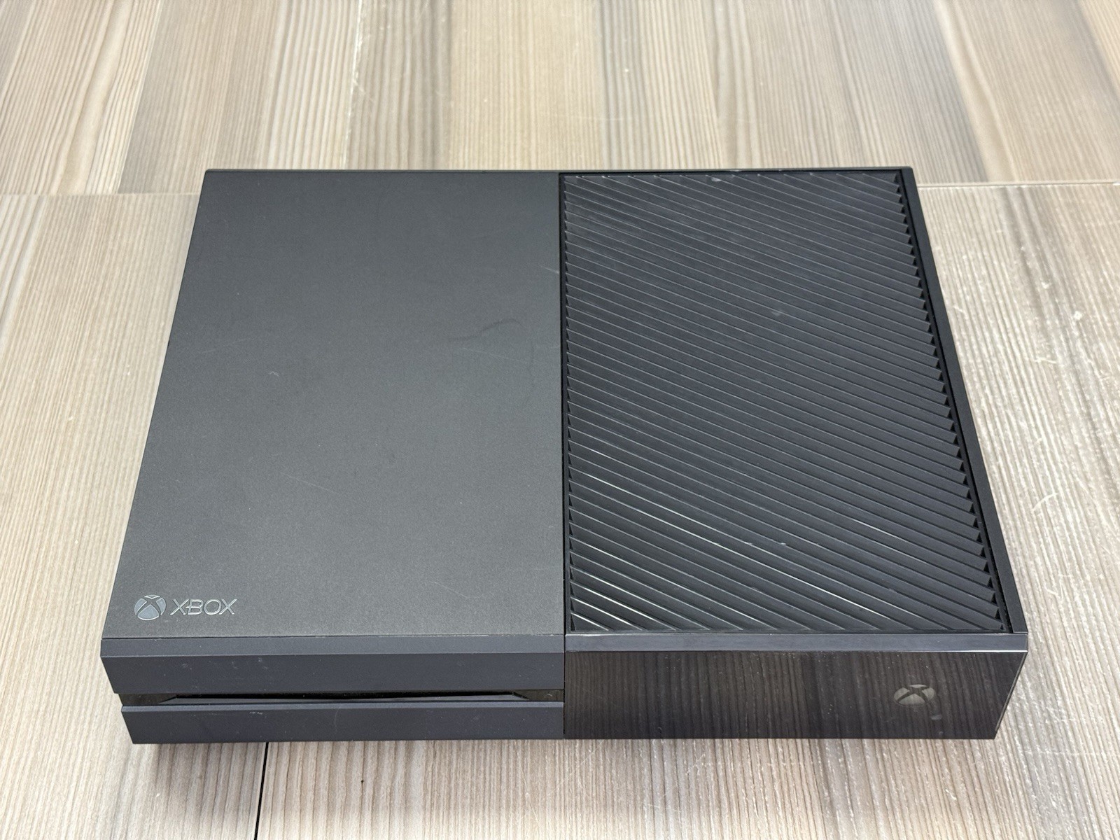 Nice Clean Microsoft Xbox One Original 500GB Video Game Console + Controller