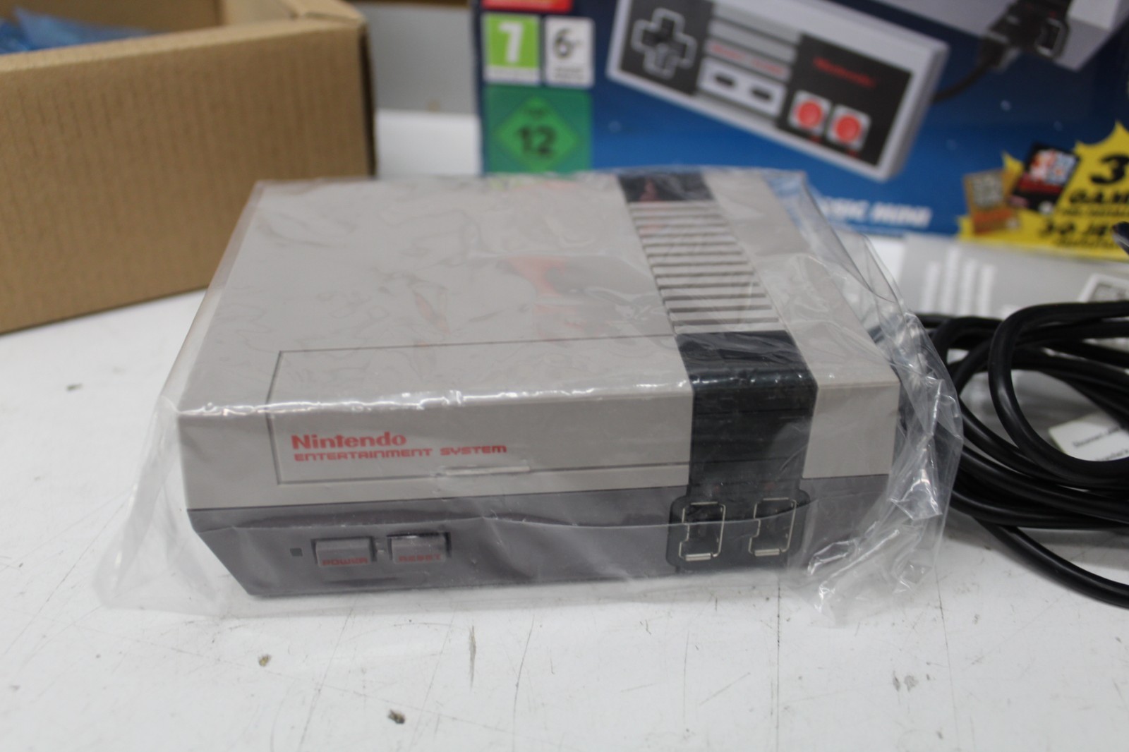 Nintendo NES Mini Classic Edition Console with 30 built-in Games NO CONTROLLER