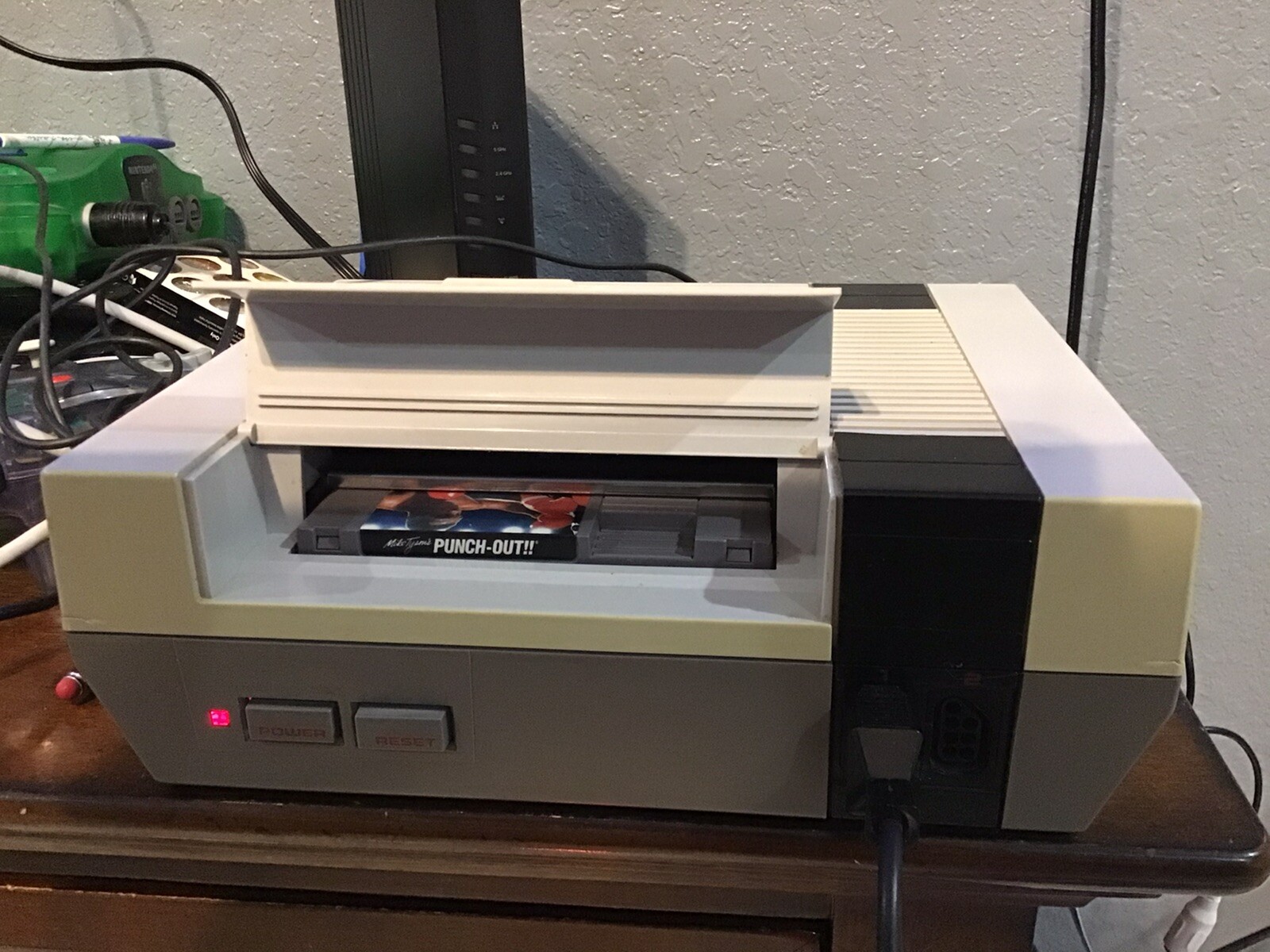 Nintendo CLVSNESA NES Classic Edition Home Console – White/Gray No Game Included
