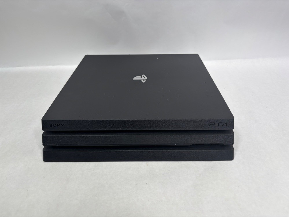 Sony CUH-7215B PlayStation 4 Pro 1TB Console W/Controller