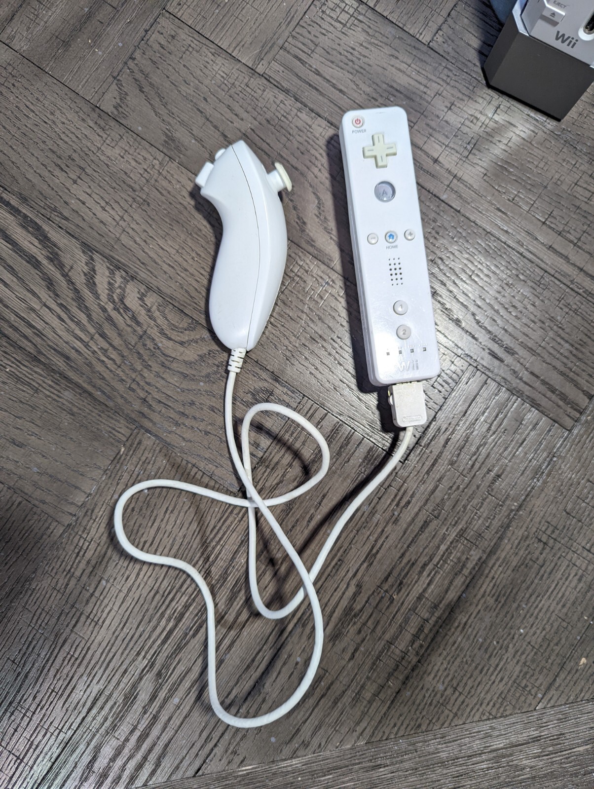Nintendo Wii RVL-001 Gaming Console with Cords, Controller, and Random Videogame