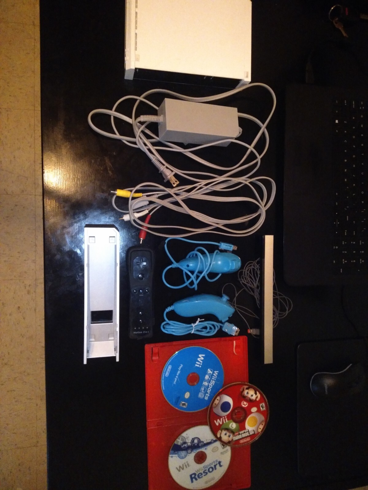 Nintendo RVLSKRP2 Wii Console with Wii Sports Resort