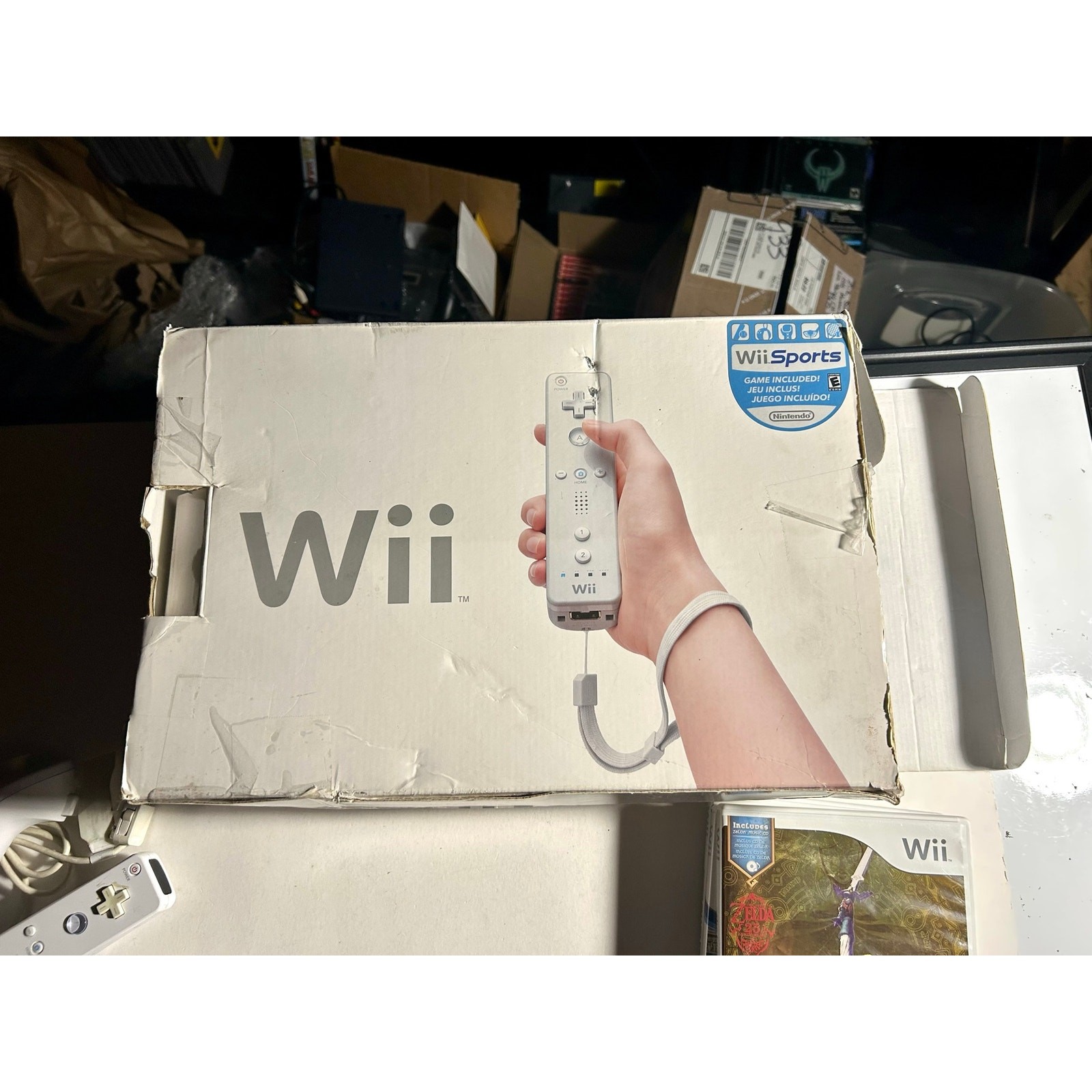 Nintendo Wii Console w/ Cords 1 Wii remote 1 Nunchuck in box w/ 4 Games🔥