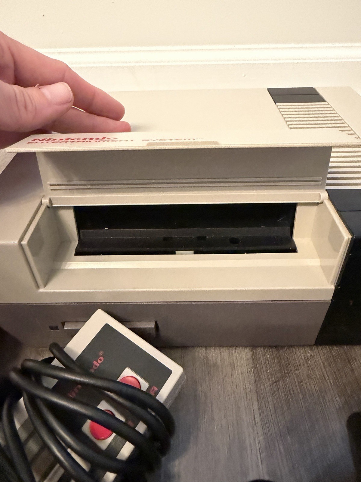 PRISTINE NES Console + 11 Games + Zapper + 2 oem Controllers + 3 Manuals!