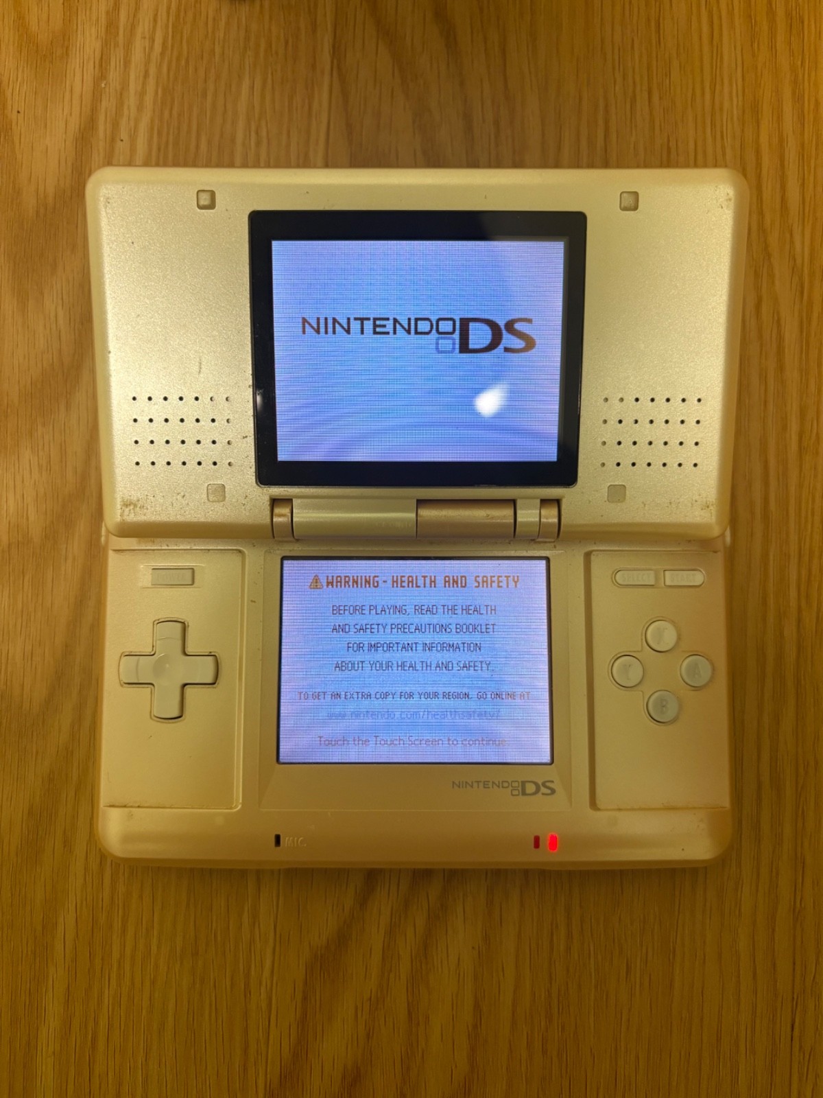 Nintendo DS White Handheld System – Fair Condition – TESTED AND WORKING