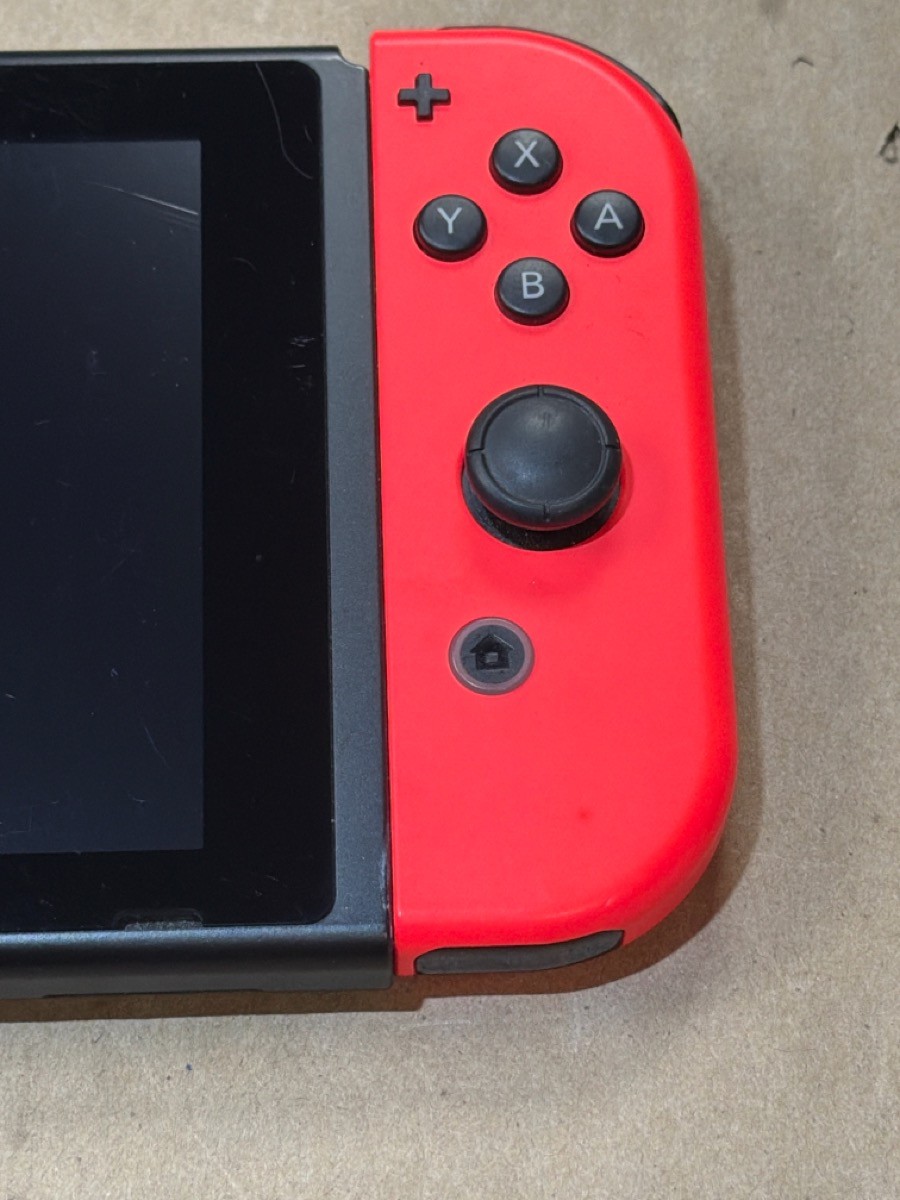 NINTENDO SWITCH HANDHELD: MODEL HAC-001 (-01) RED/BLUE, (B33004746)
