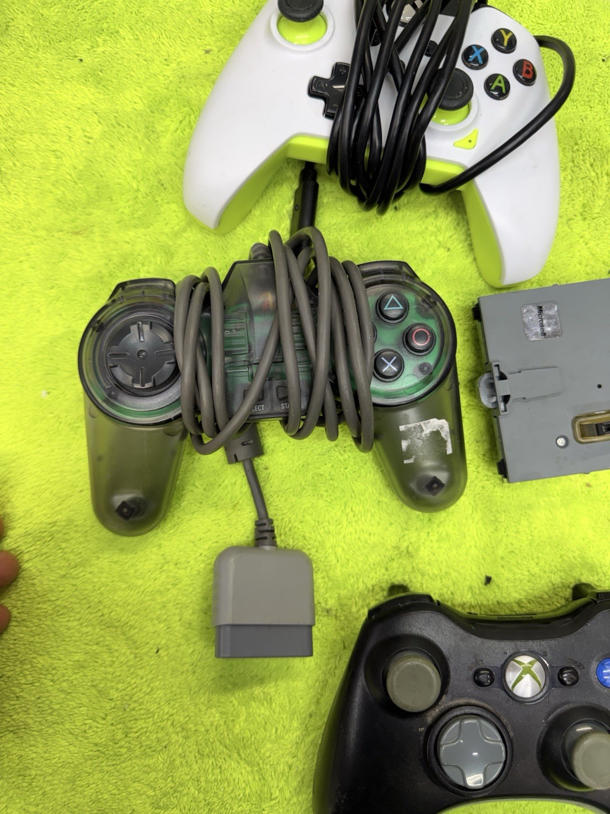 Xbox 360 Console Hard drive White Unknown if still works See DESCRIPTION! Pics🔥