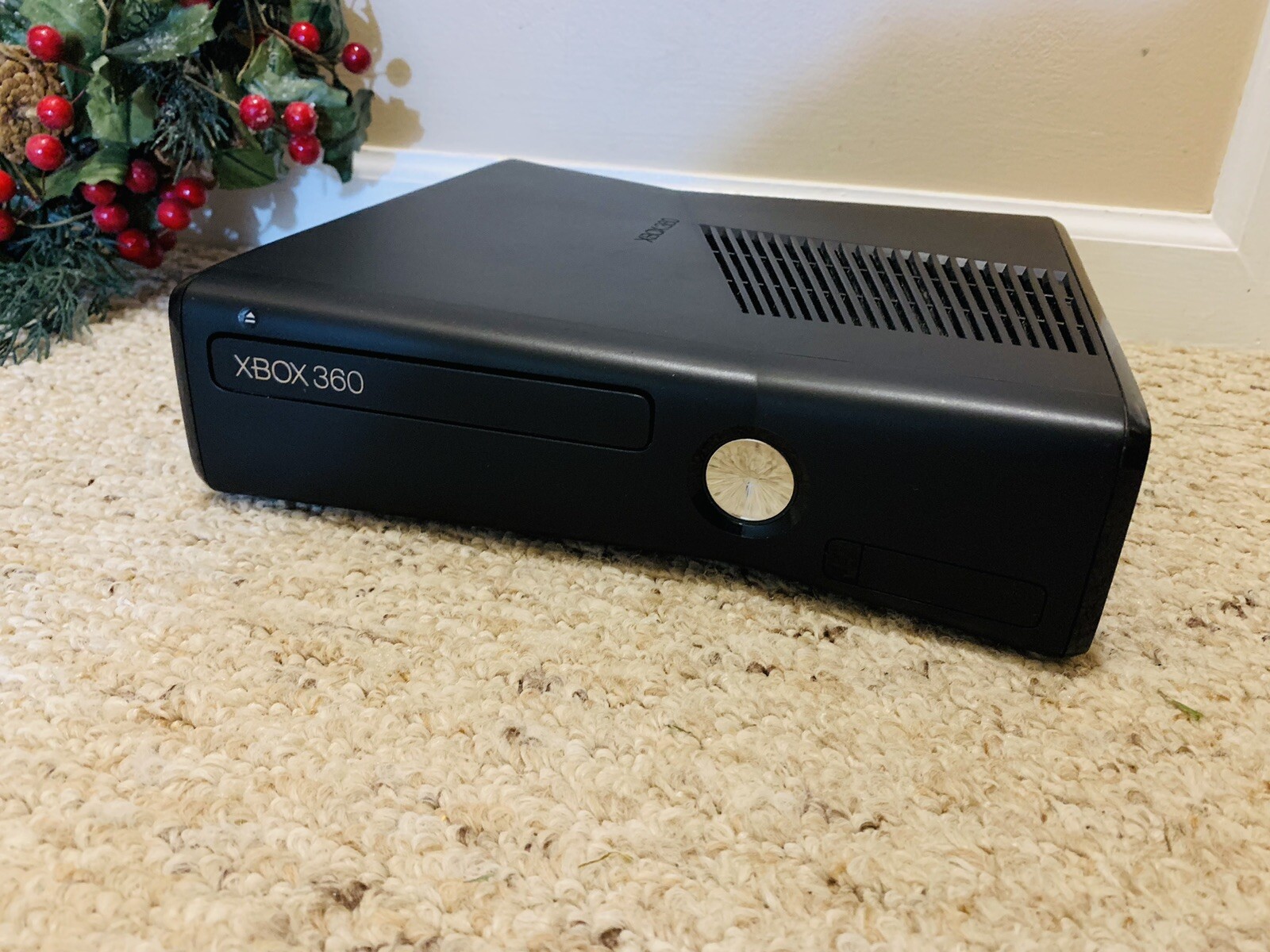 Microsoft Xbox 360 S Slim Console #1439 8MB Black Controller AC Power + 8 Games!