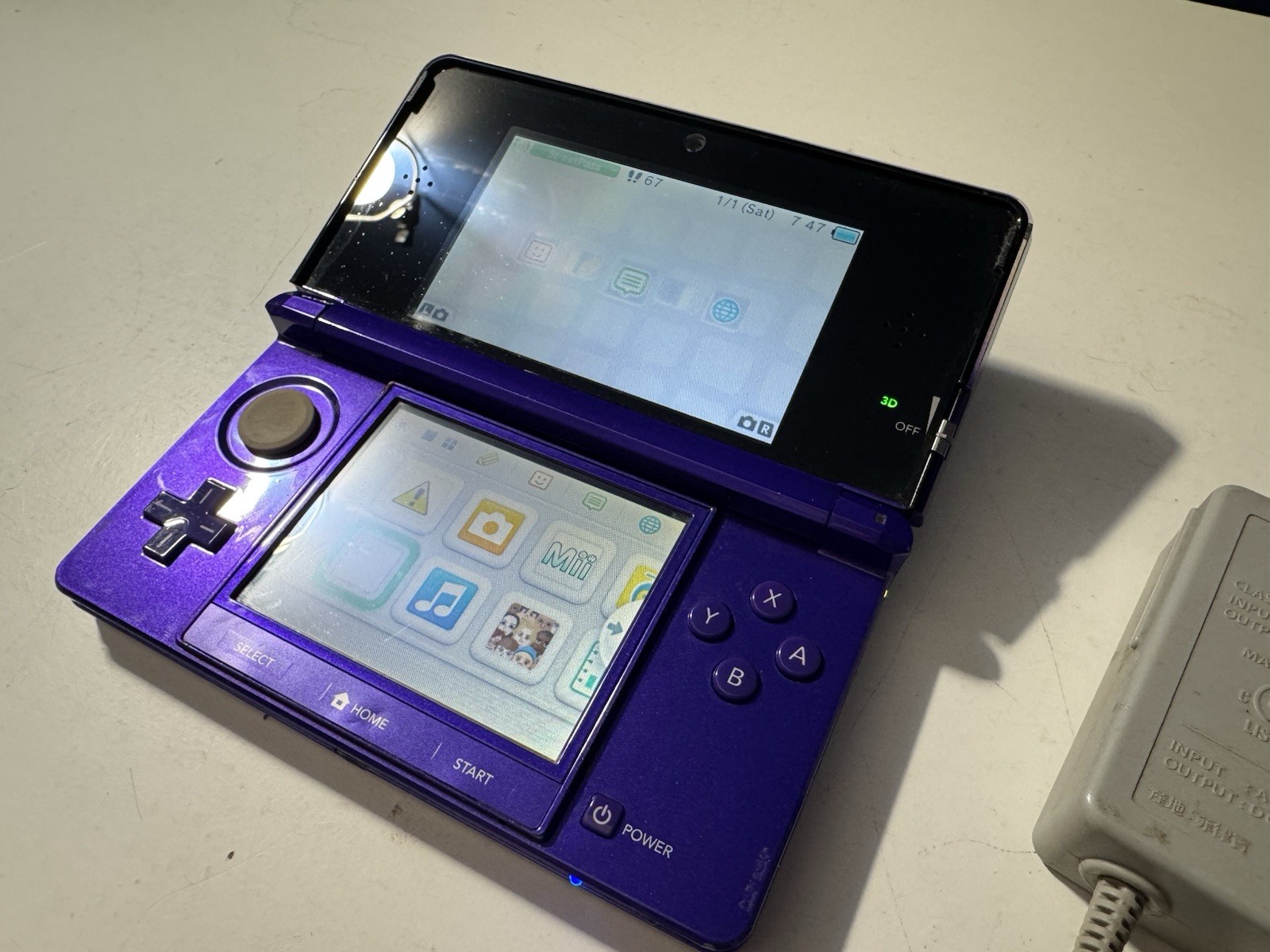 READ Nintendo 3DS Midnight Purple Handheld Game System- Works, No Stylus READ