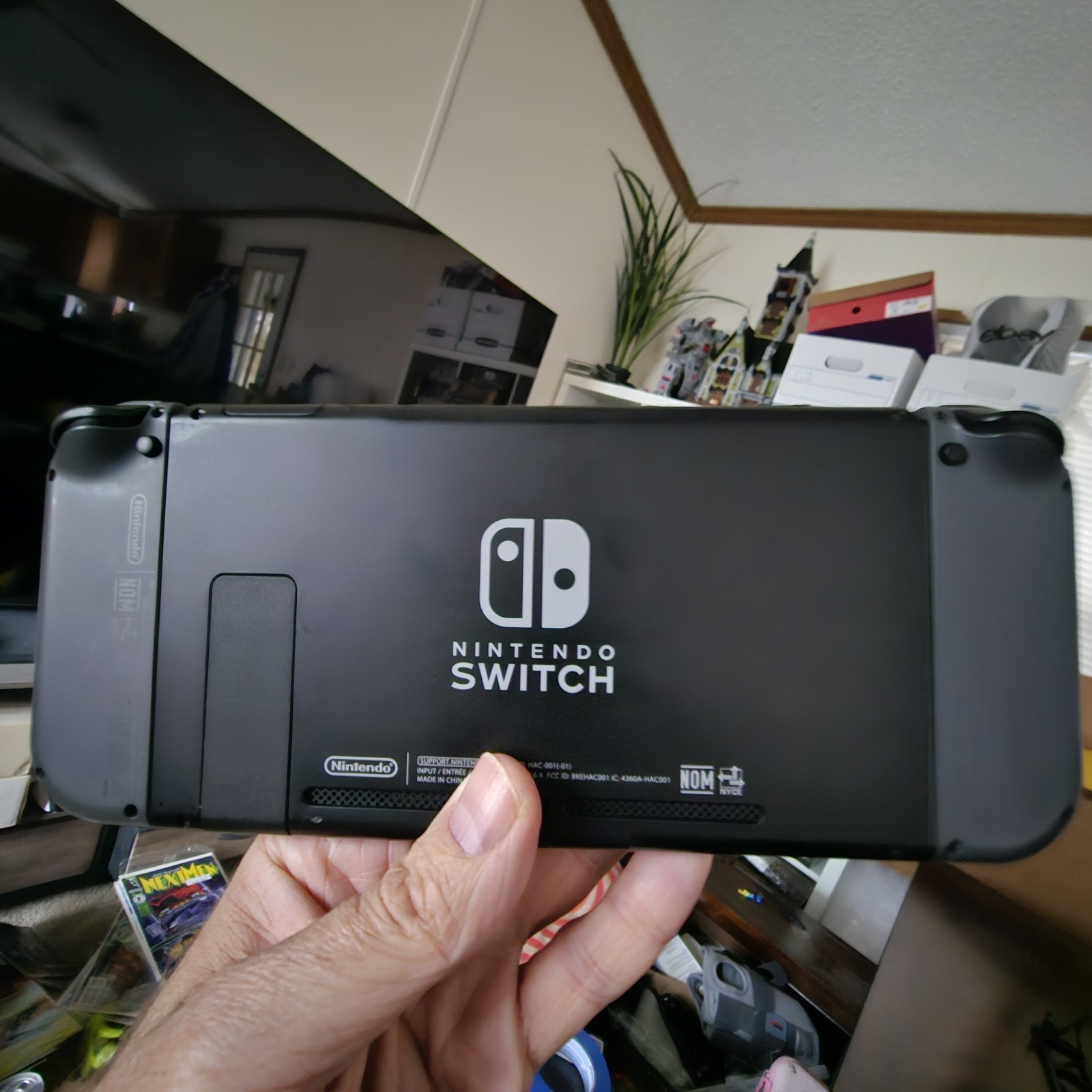 Nintendo Switch 32GB Console Gray Joy Cons w/ 128gb MicroSD & Big Case