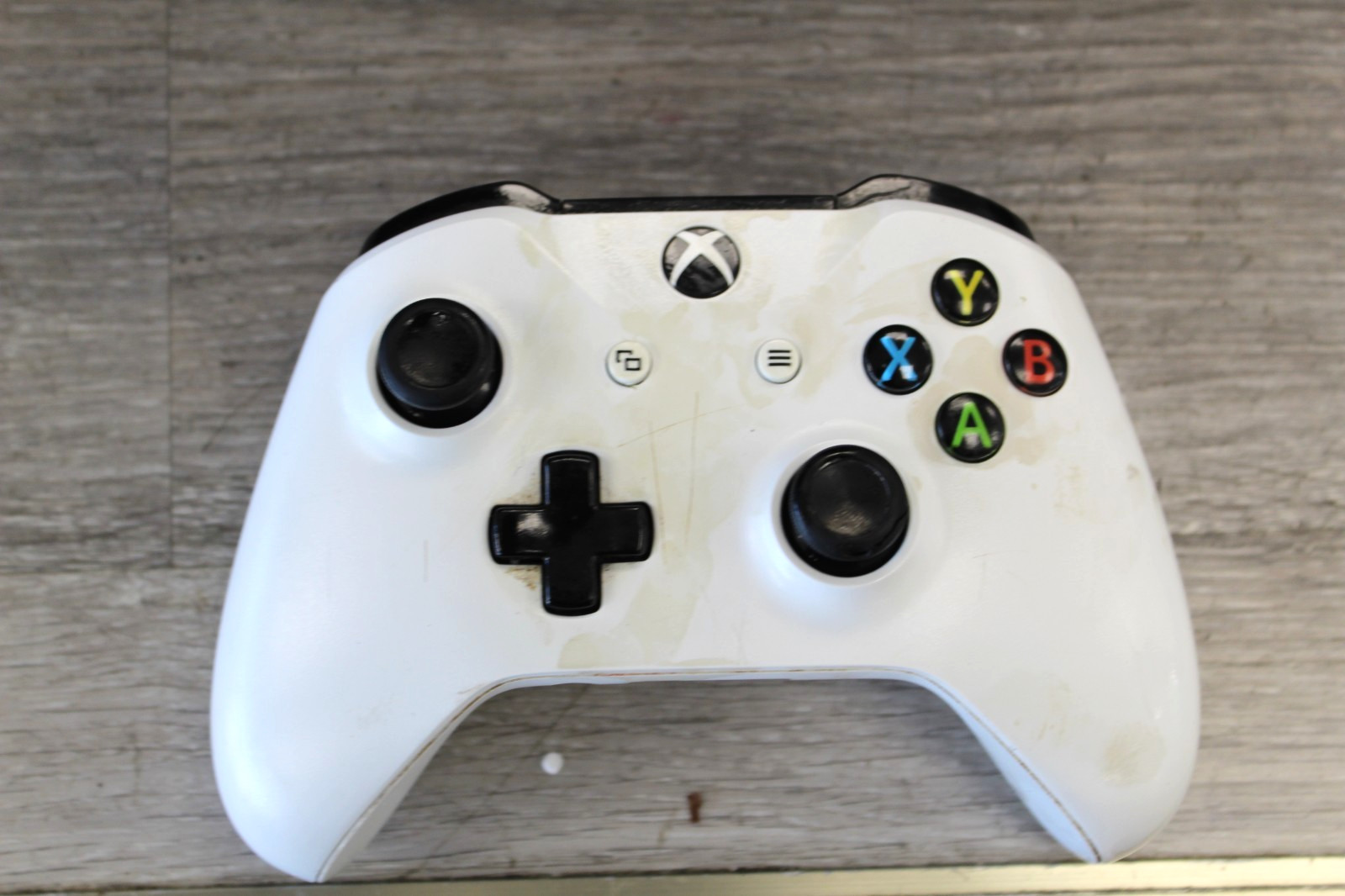 Microsoft Xbox One 500GB Console Original – Black with White Wiress Controller