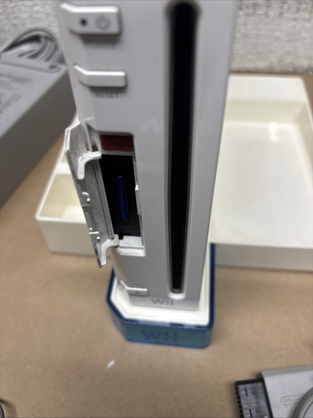 Nintendo Wii RVL-001 White – Console Only Tested Works Charger, Manuals
